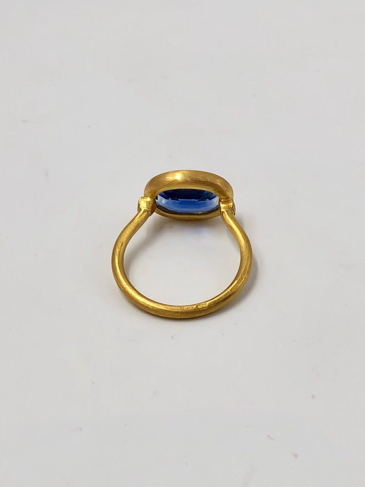Scrives Kyanite and Diamonds 22 Karat Gold Ring In New Condition In Paris, Paris