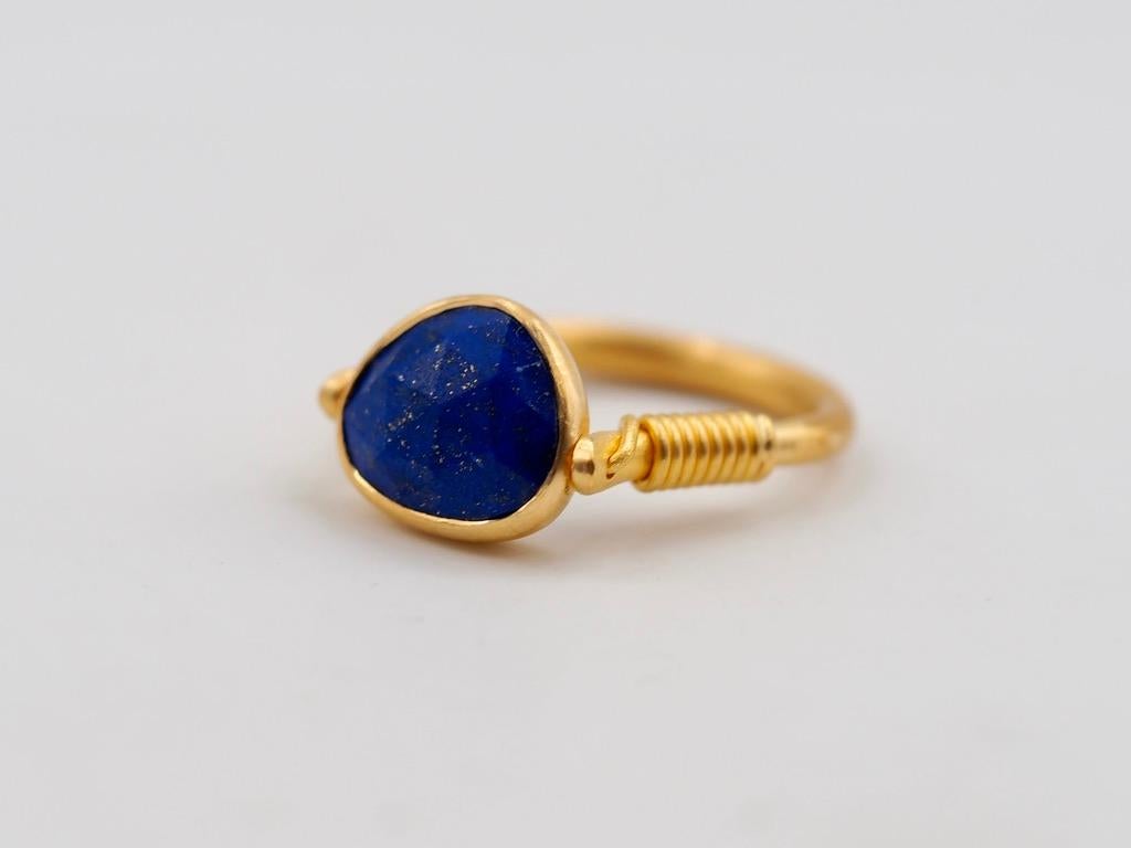 Greek Revival Scrives Lapis Lazuli Swivel 22 Karat Gold Ring