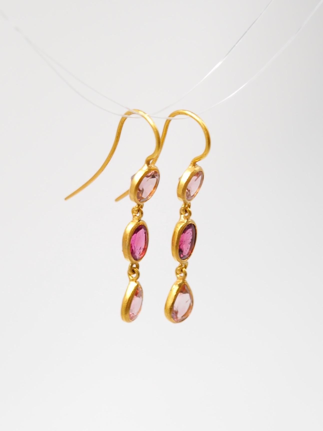 Contemporary Scrives Light and Purple Pink Tourmaline 22 karat Gold Earrings