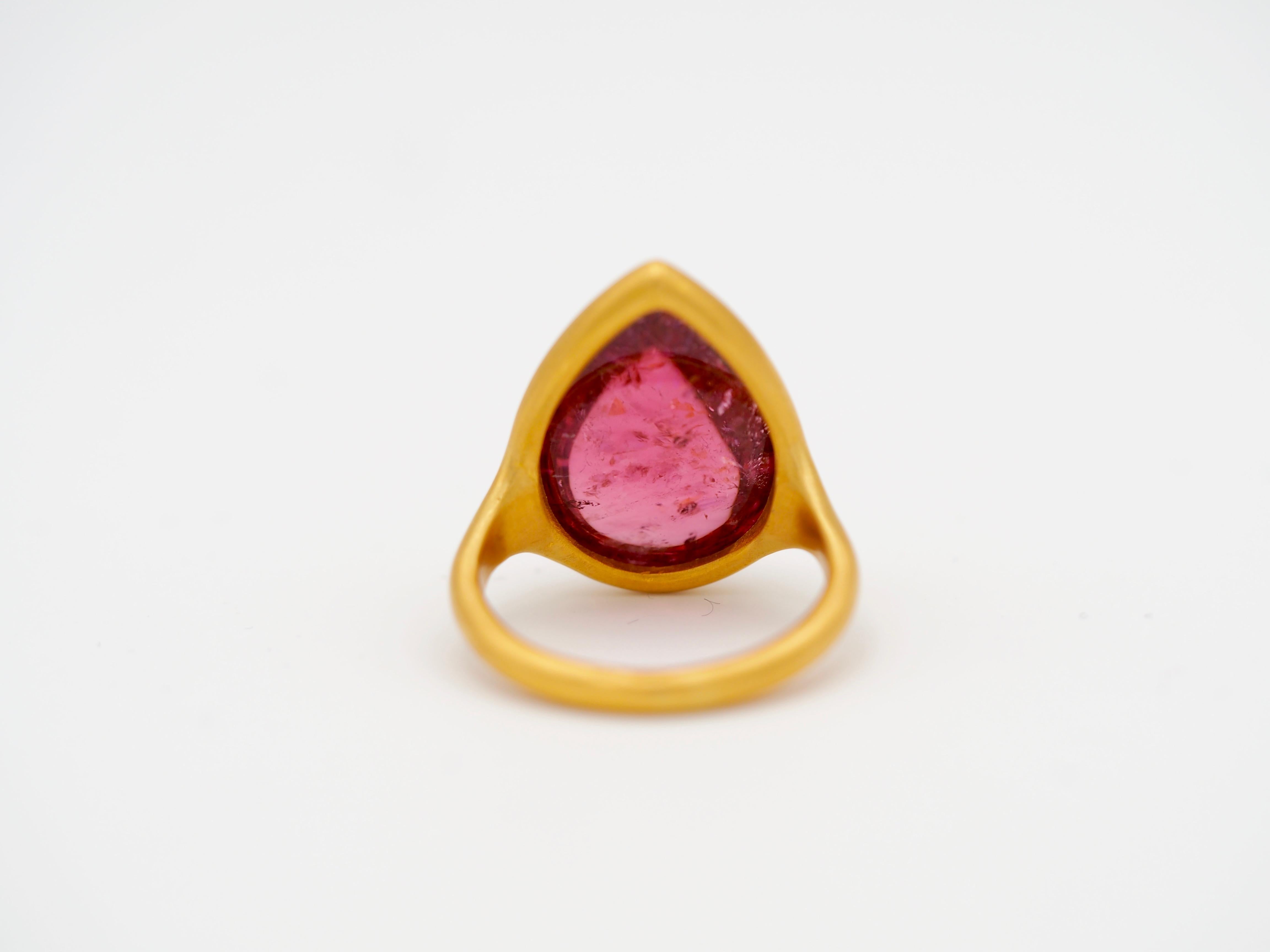 Contemporary Scrives Pink-Red Cabochon Tourmaline 22 Karat Gold Ring
