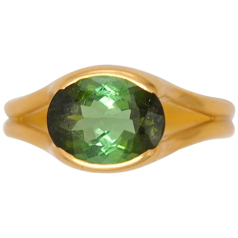 Scrives Two Colour Green Tourmaline 22 Karat Gold Ring