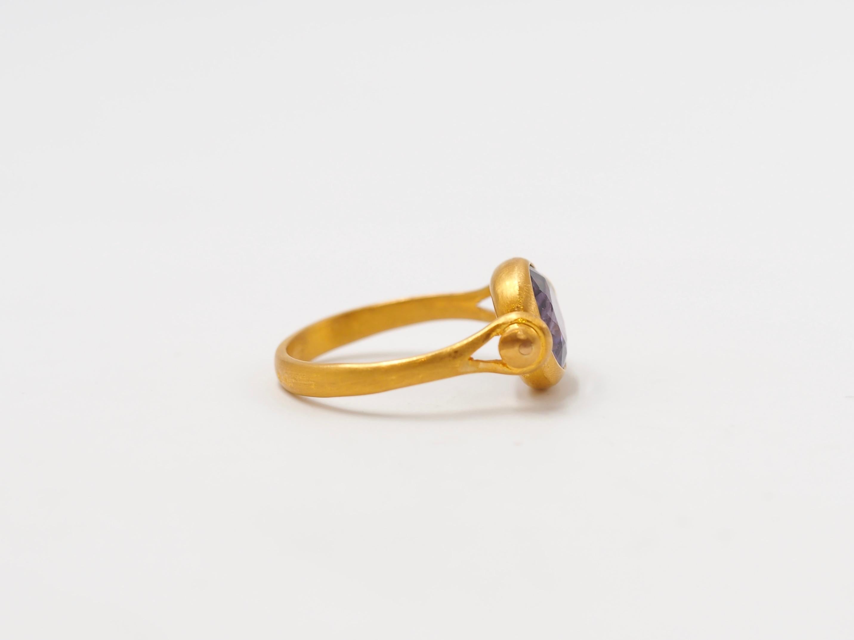 Oval Cut Scrives Violet Spinel Burma 22 Karat Gold Turning Antique Swivel Handmade Ring