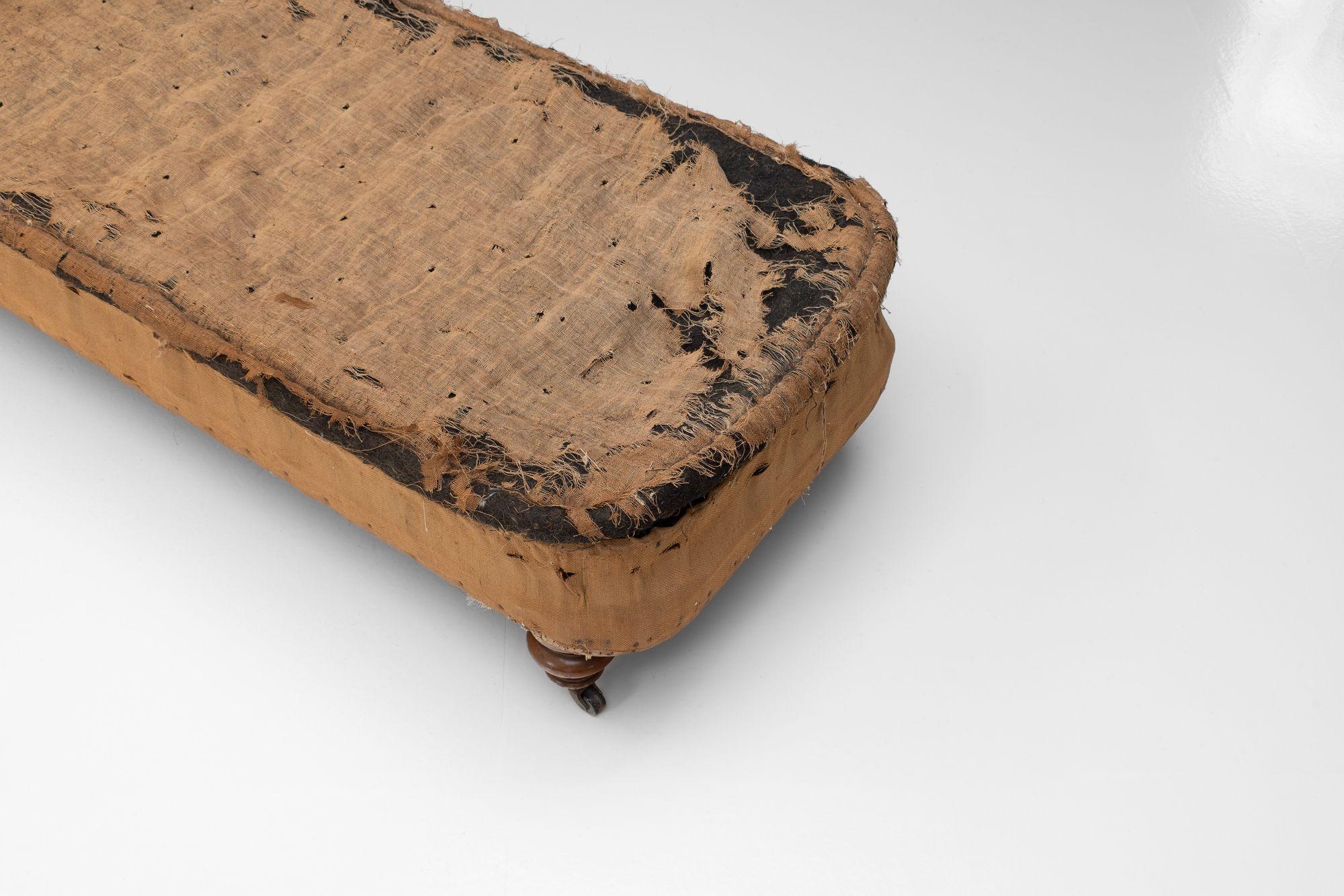 Late 19th Century Scroll End Daybed For Sale