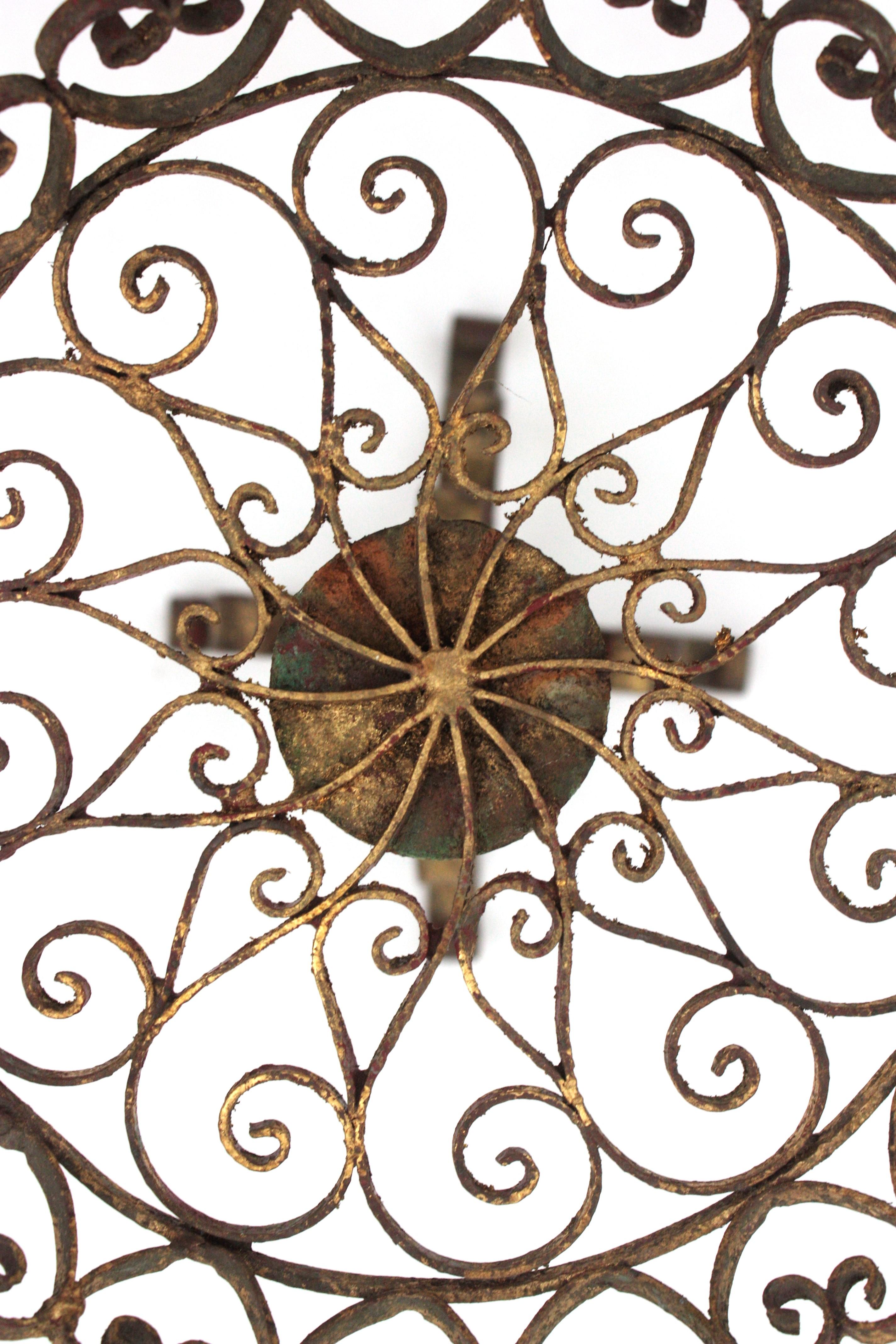Table à boire / table d'appoint en fer doré à volutes, Espagne, années 1950 en vente 2