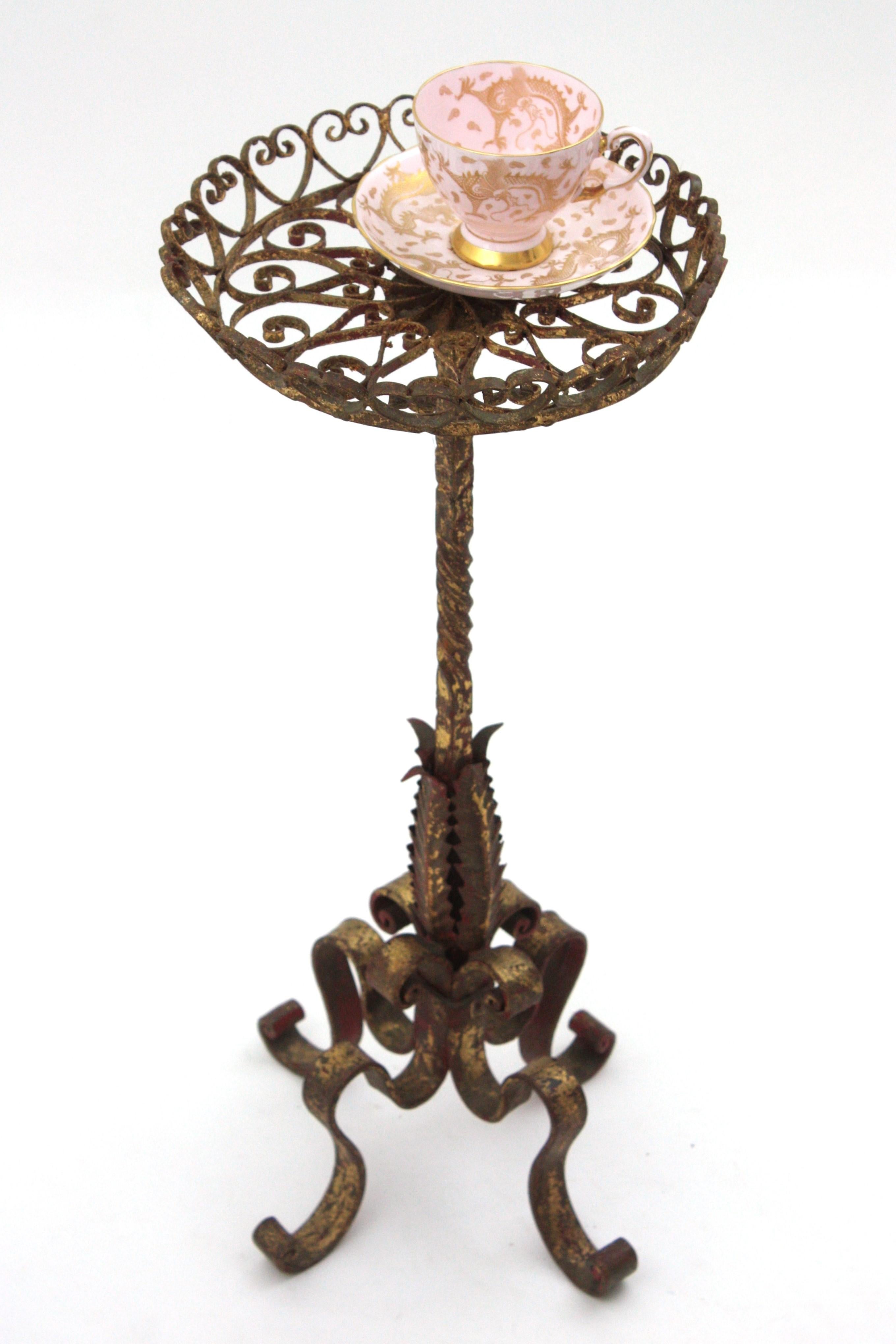 Table à boire / table d'appoint en fer doré à volutes, Espagne, années 1950 en vente 8