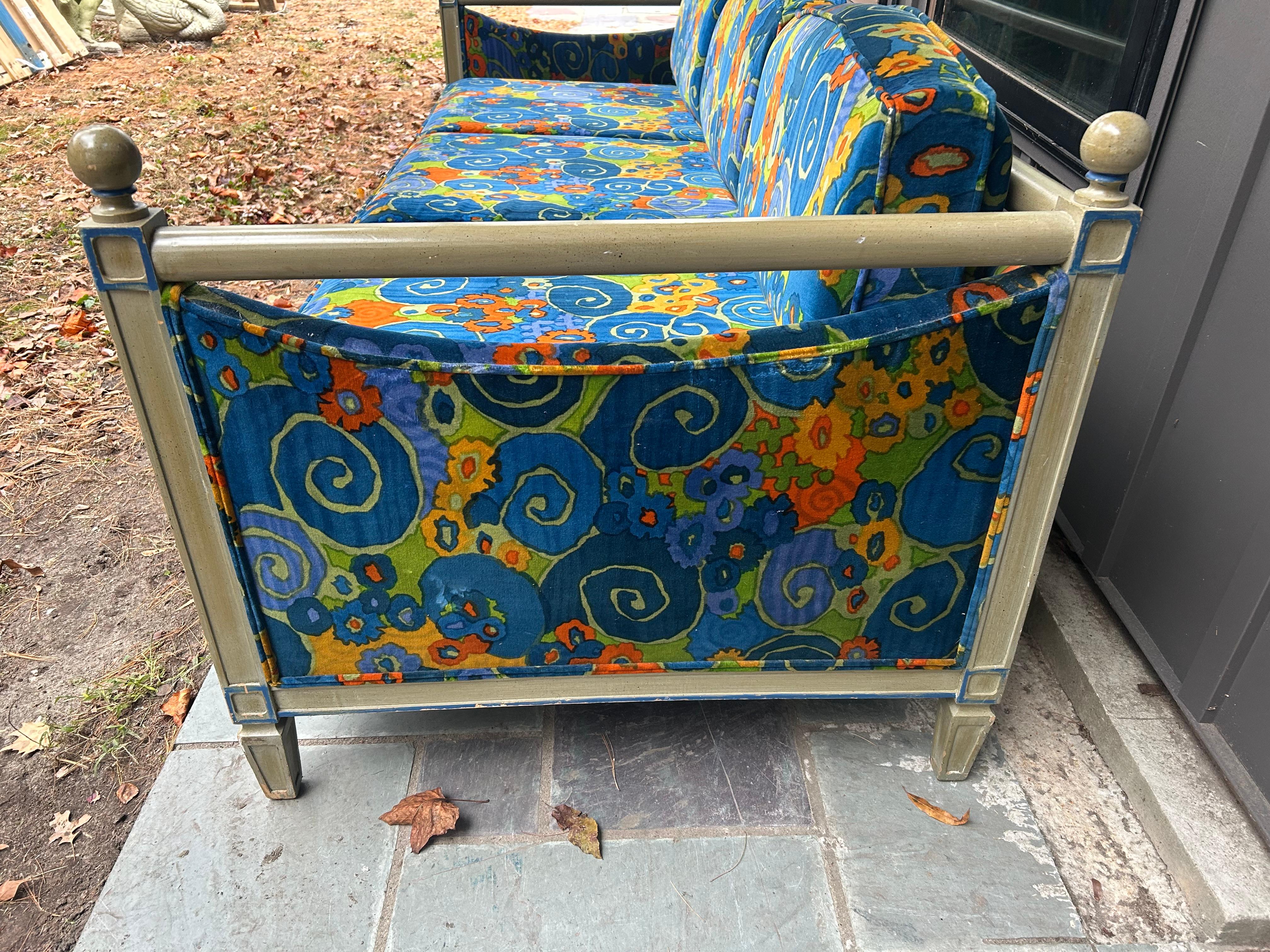 Scrumptious Jack Lenor Larsen Sofa Hollywood Regency Mid-Century en vente 9