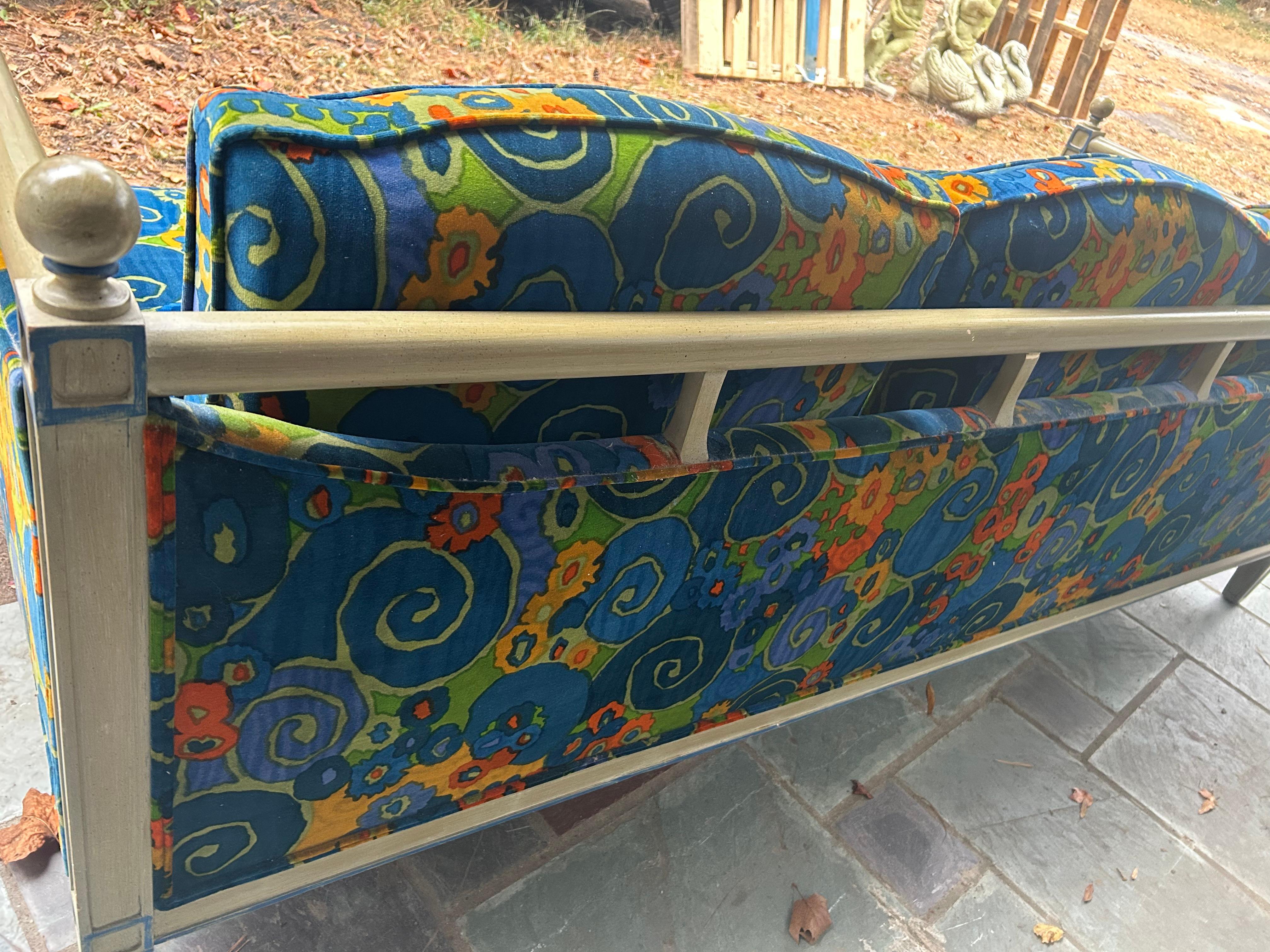 Scrumptious Jack Lenor Larsen Sofa Hollywood Regency Mid-Century en vente 10