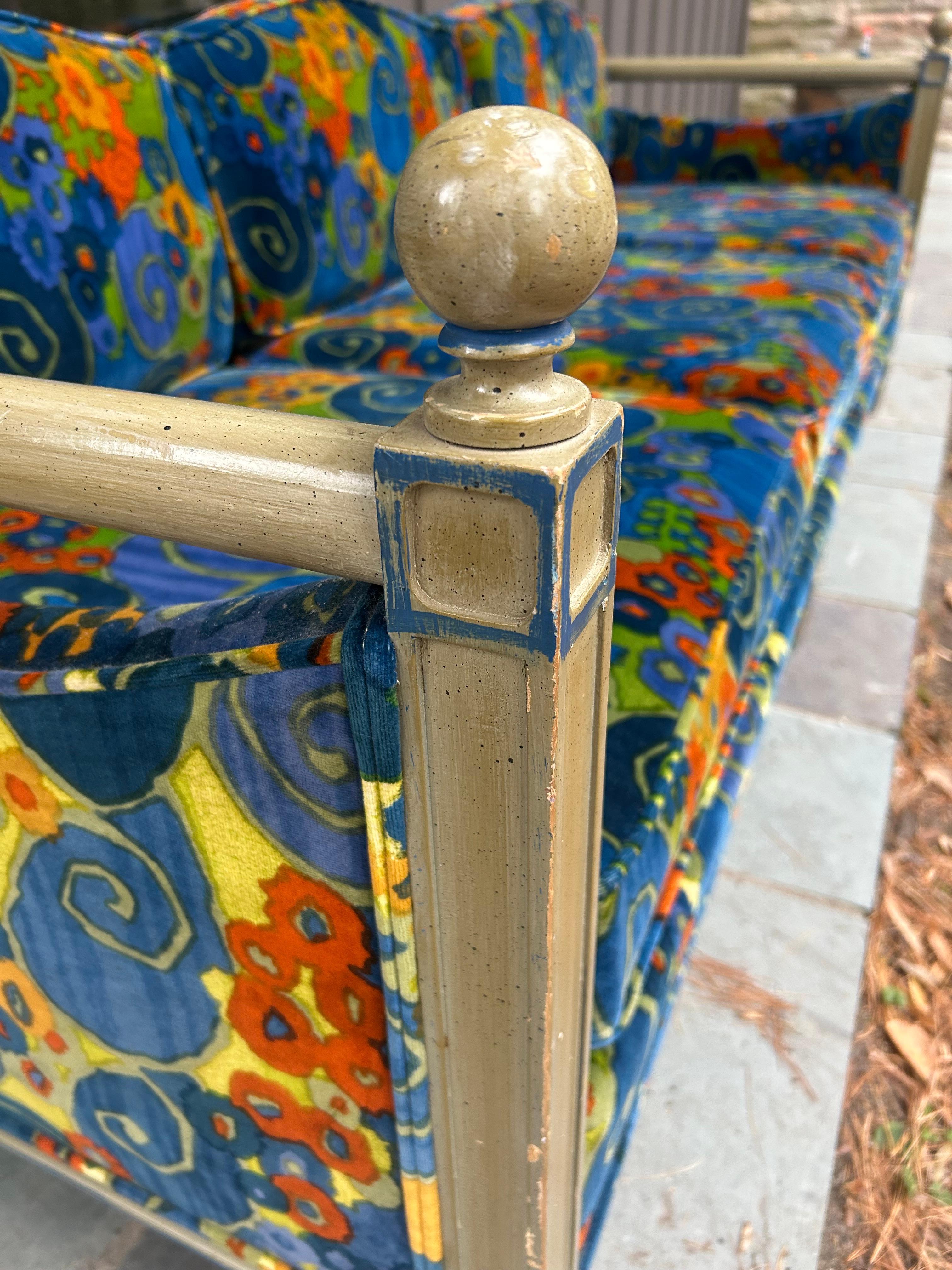 Milieu du XXe siècle Scrumptious Jack Lenor Larsen Sofa Hollywood Regency Mid-Century en vente