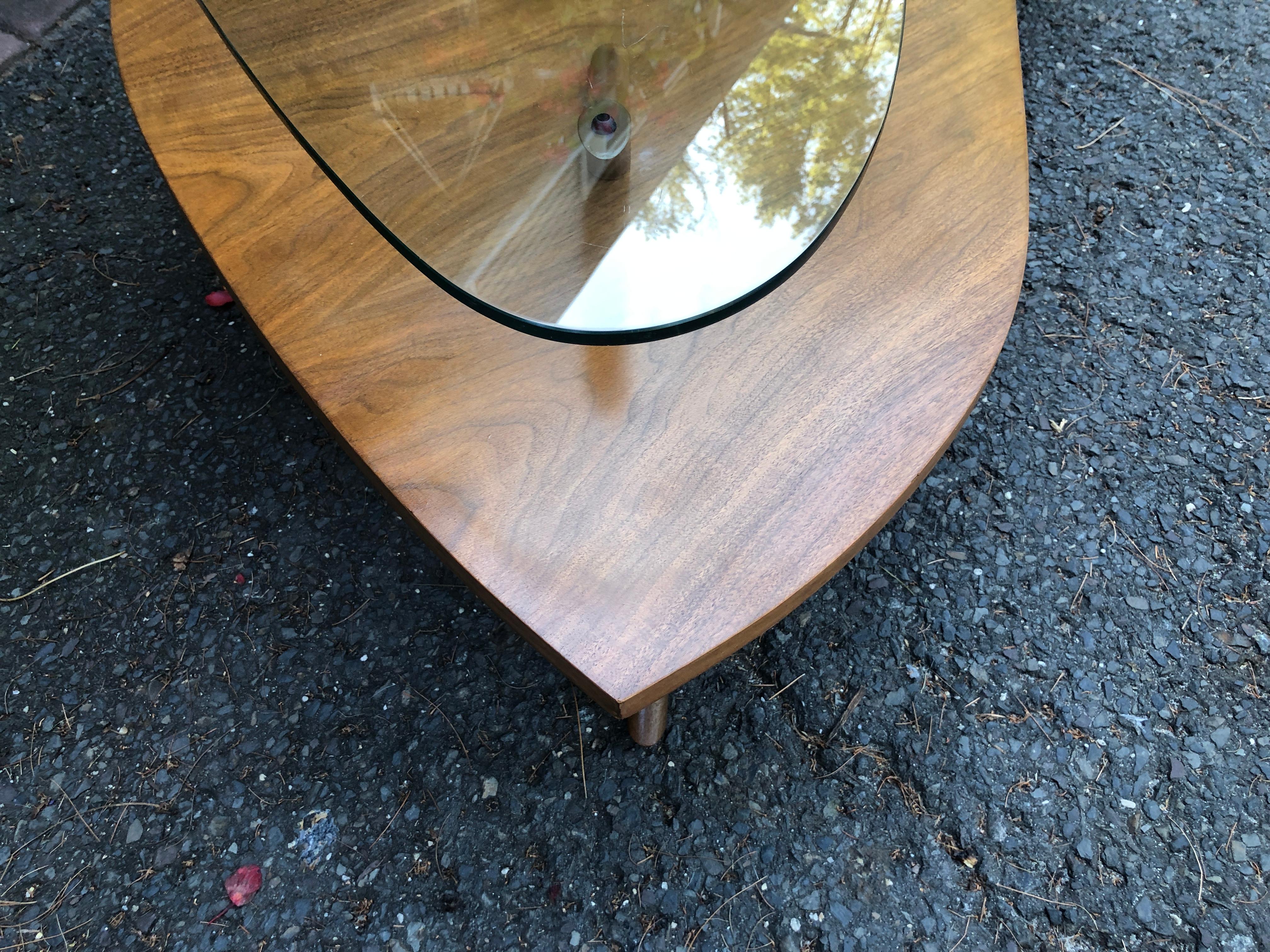 Scrumptious Pearsall style Sculptural Walnut 2 Tier Coffee Table Kidney Shaped For Sale 7