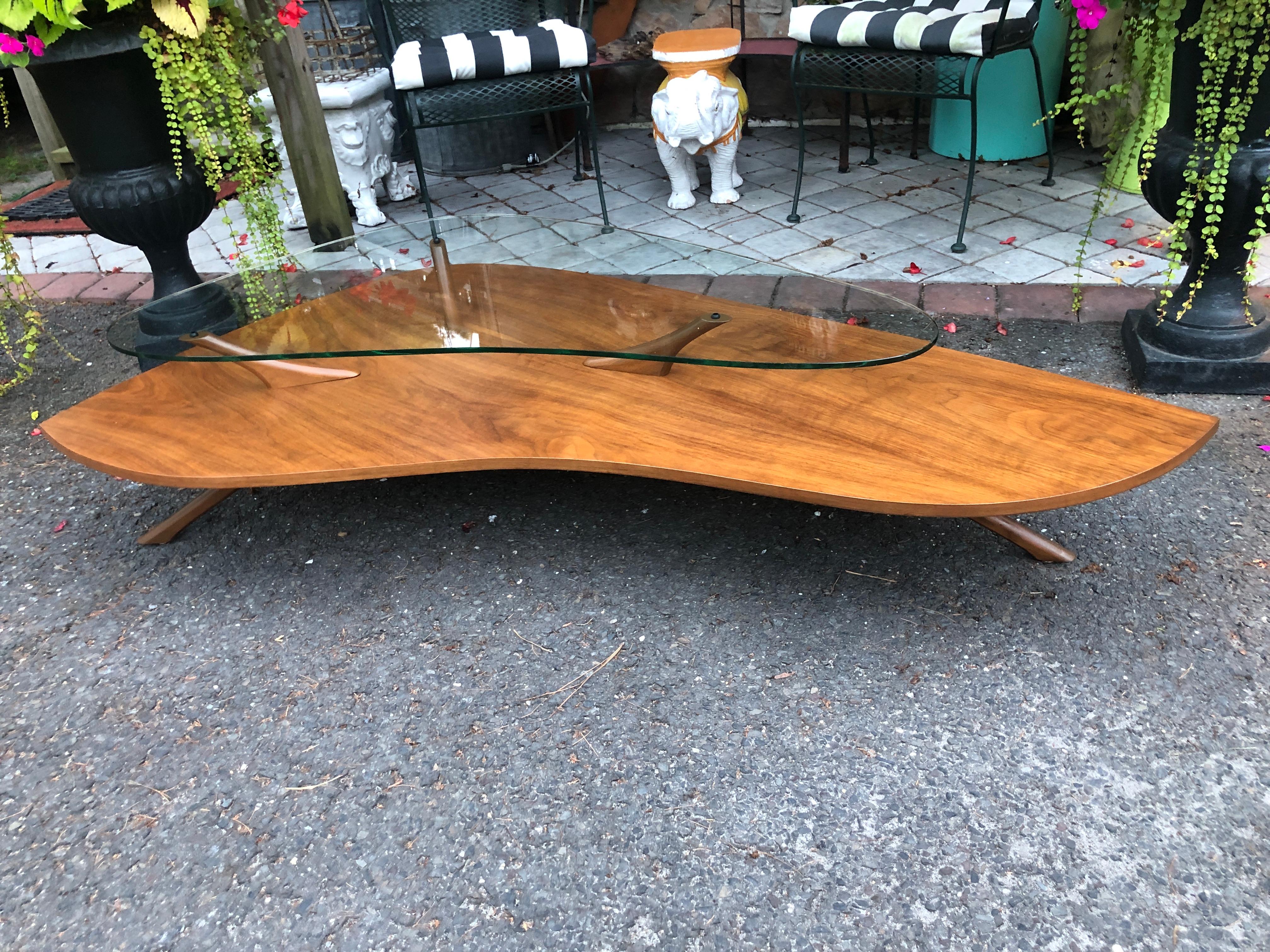 Scrumptious Pearsall style Sculptural Walnut 2 Tier Coffee Table Kidney Shaped For Sale 9