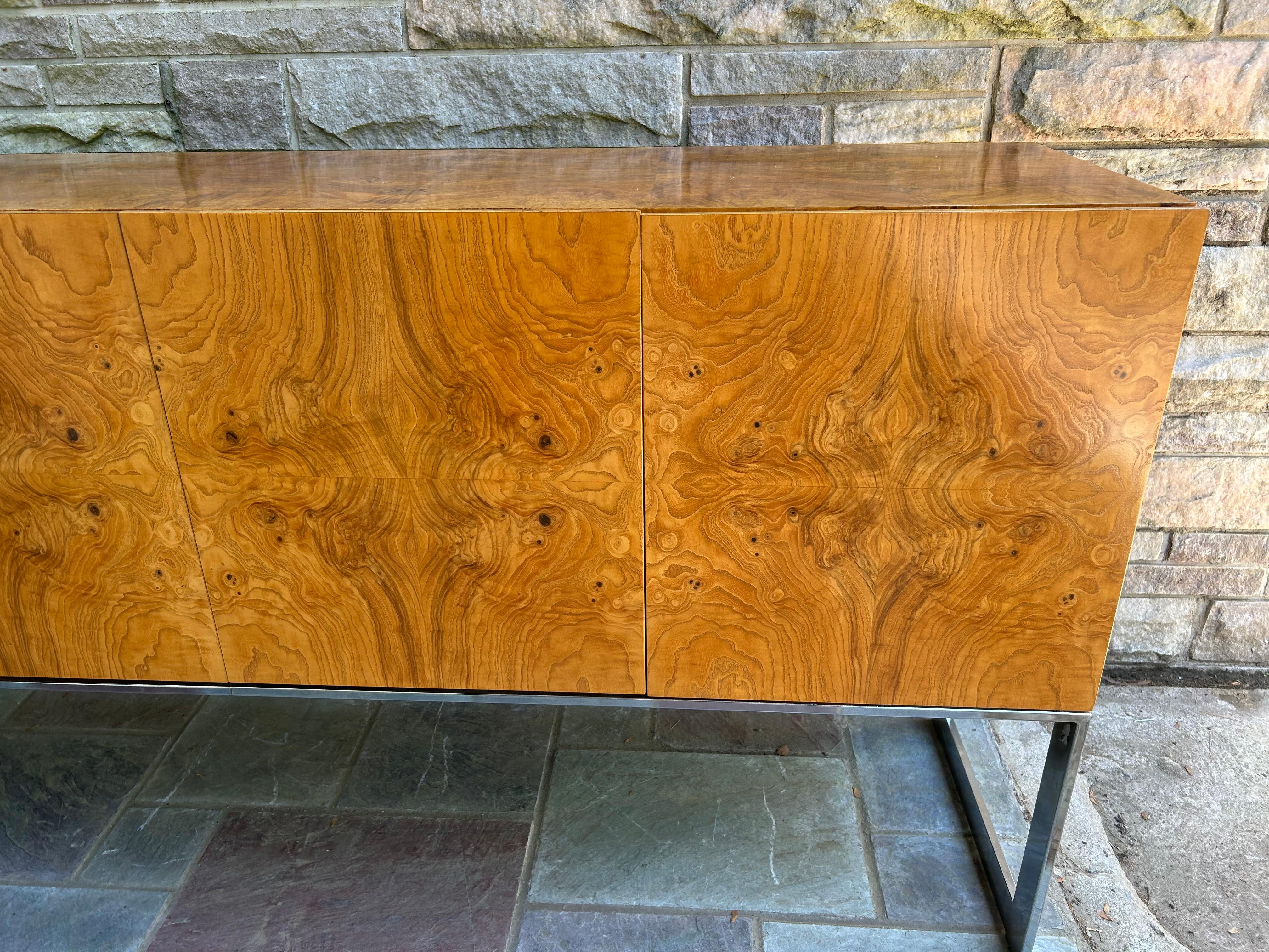 Scrumptious Milo Baughman Burl Olive Wood Credenza Thayer Coggin Mediados de siglo en venta 7