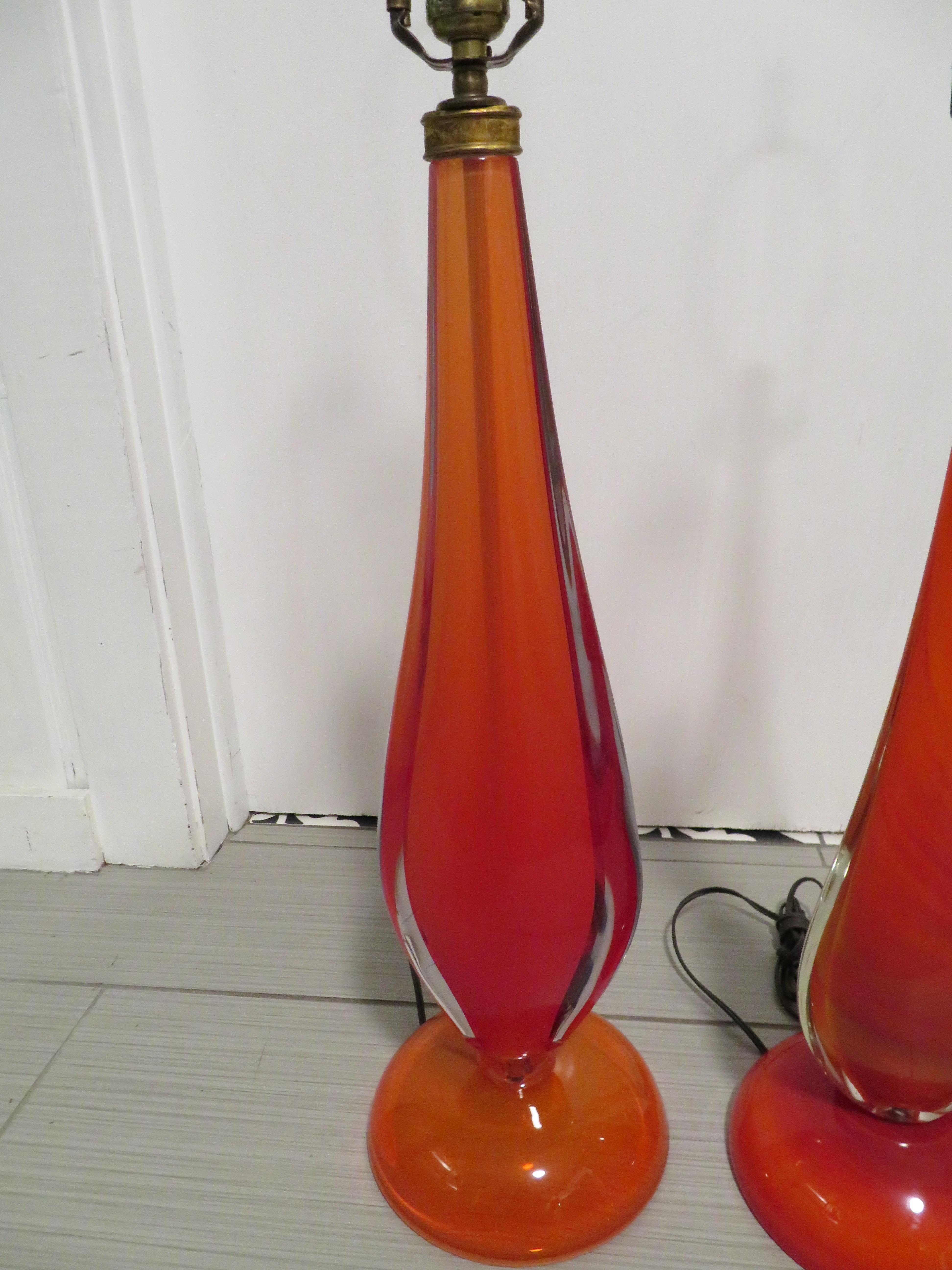 Scrumptious Pair of Flavio Poli Orange Murano Lamps Mid-Century Modern In Good Condition For Sale In Pemberton, NJ