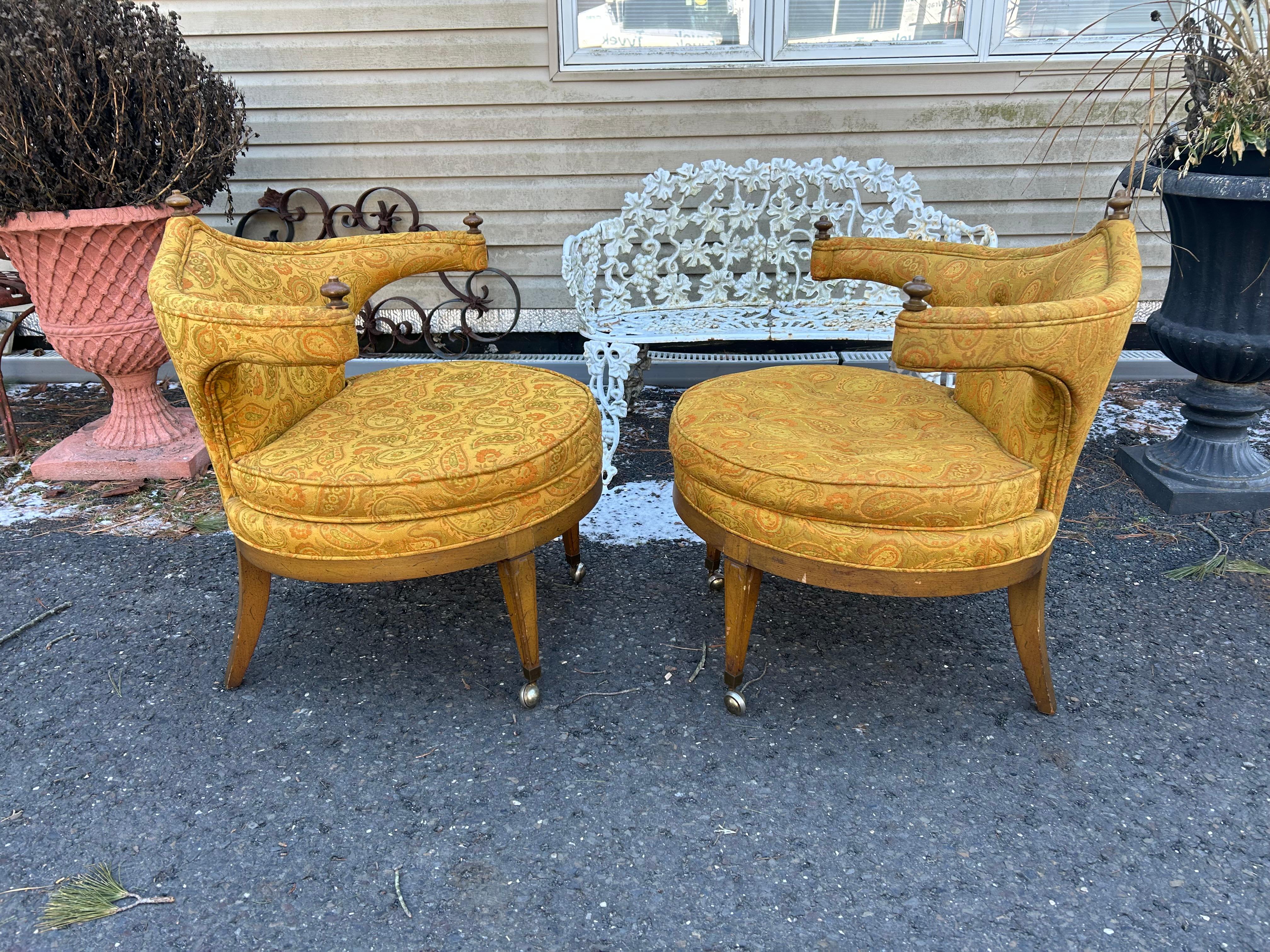 Metà XX secolo Scrumptious Pair Hollywood Regency Chairs Dorothy Draper style Mid-Century in vendita