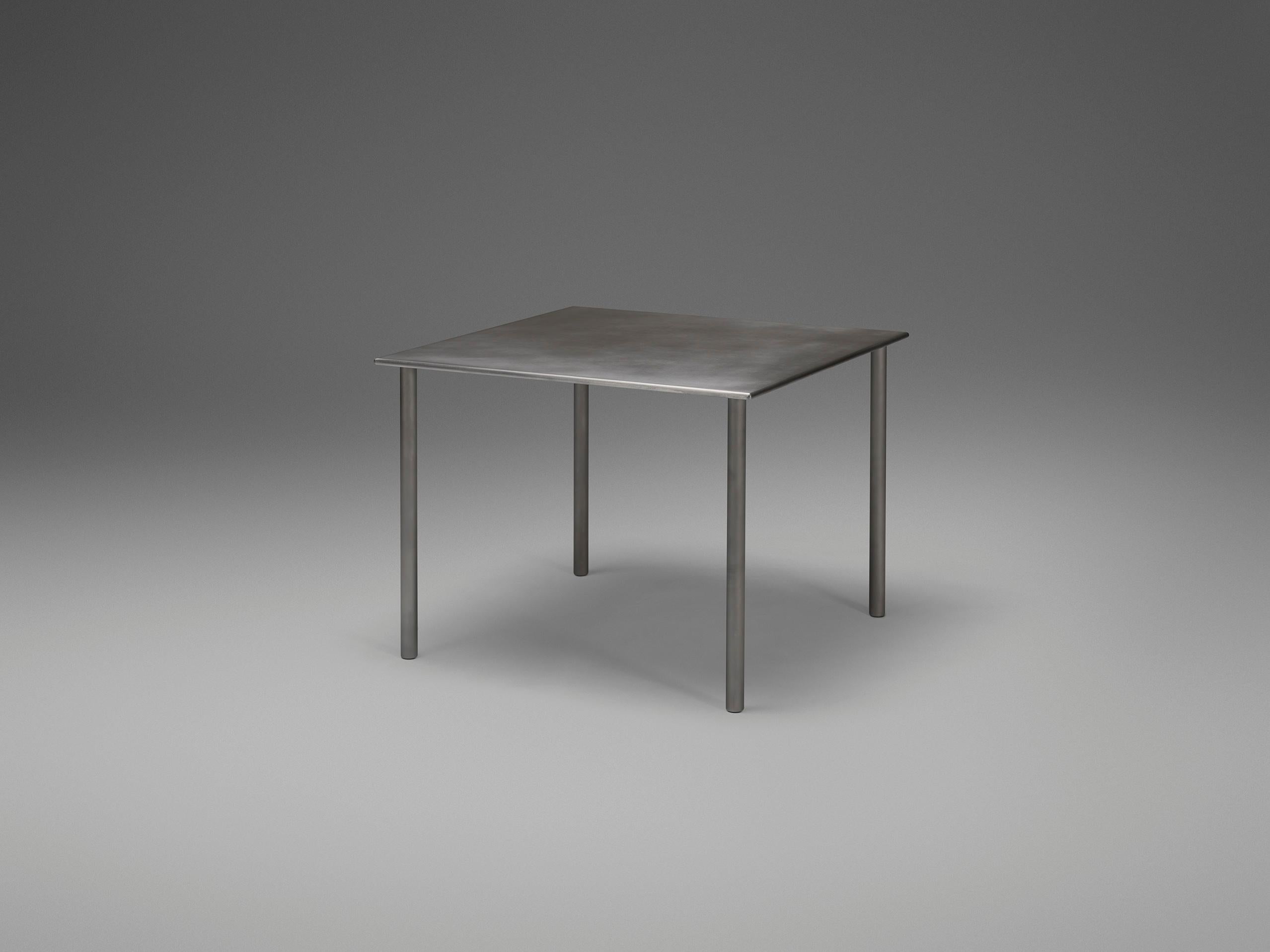 Aluminiumtisch, S.C.T.„Square, Circle, Triangle“ von Jonathan Nesci „Square“ (Poliert) im Angebot