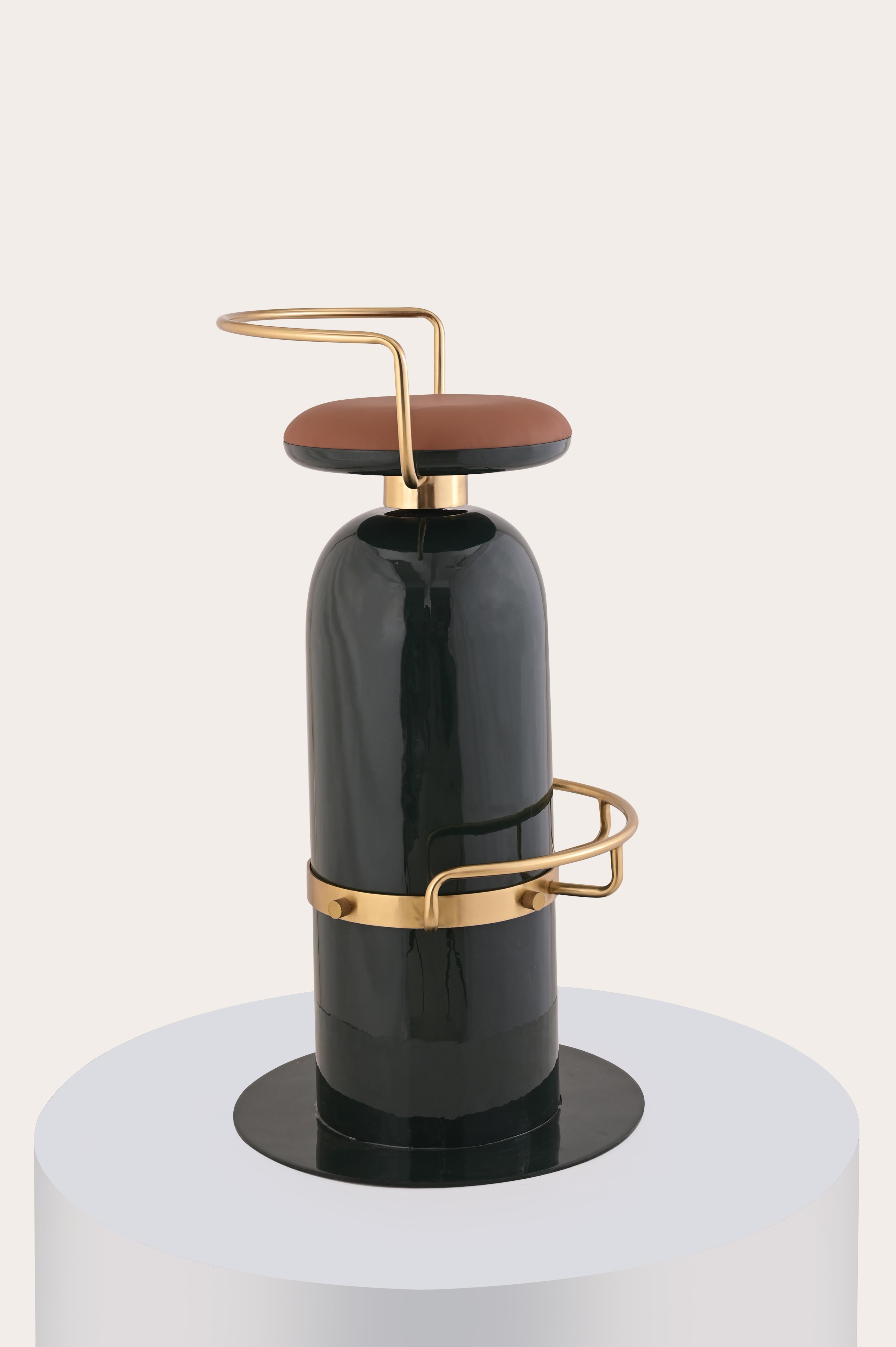 Realizzato con acquaforte Sgabello da bar Scuba Padded di Studio Namit Khanna in vendita
