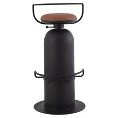 Taburete de bar Scuba acolchado by Studio Namit Khanna