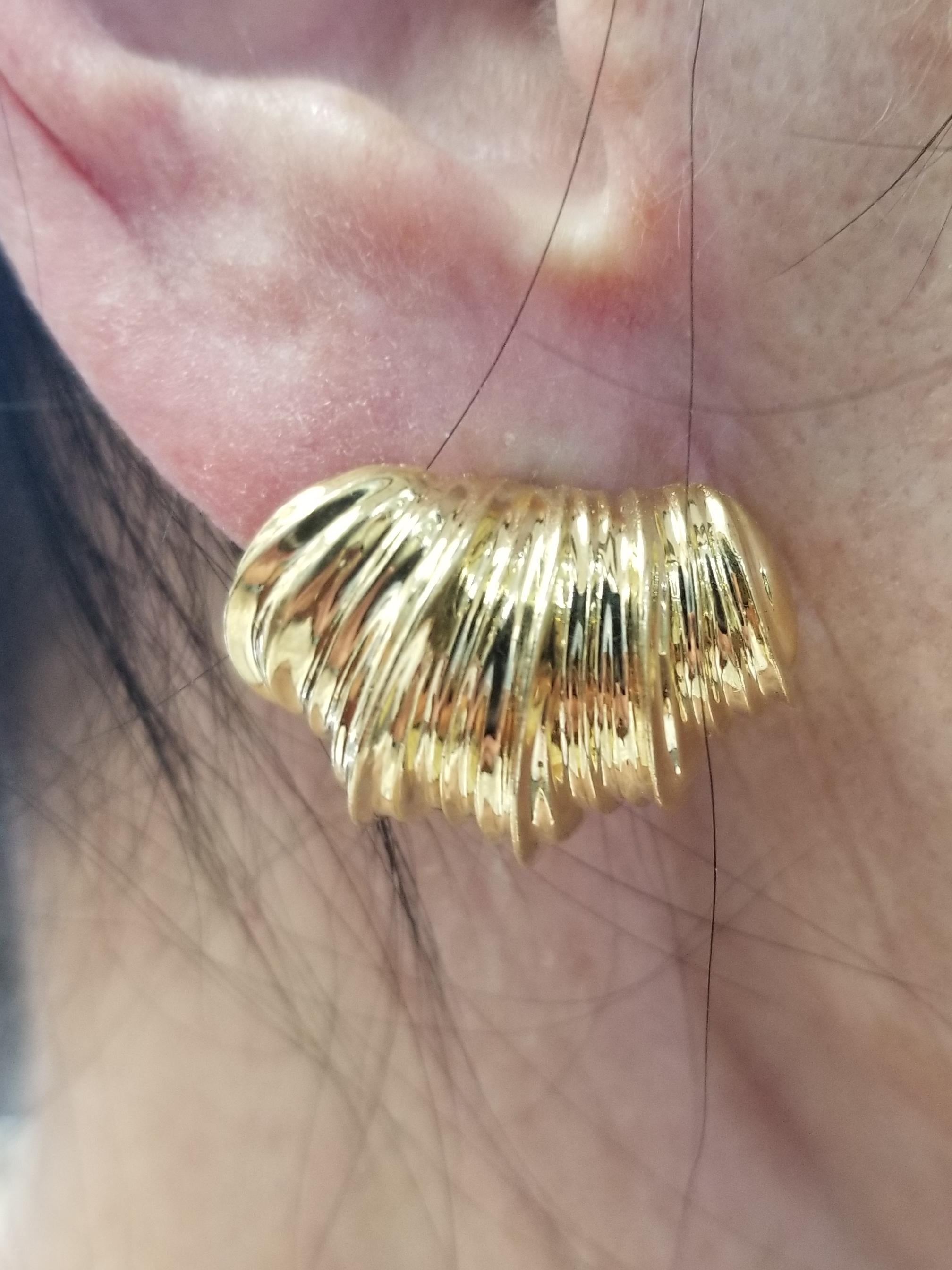 Scully & Scully 18 Karat Gold Earrings in a Crescent Shrimp Design 2