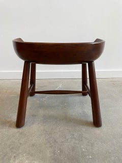 Scully & Tabouret de traite en acajou Scully