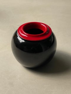 Sculplural Vintage-Vase aus schwarzer und roter Keramik, zweiteilig, hergestellt in Italien