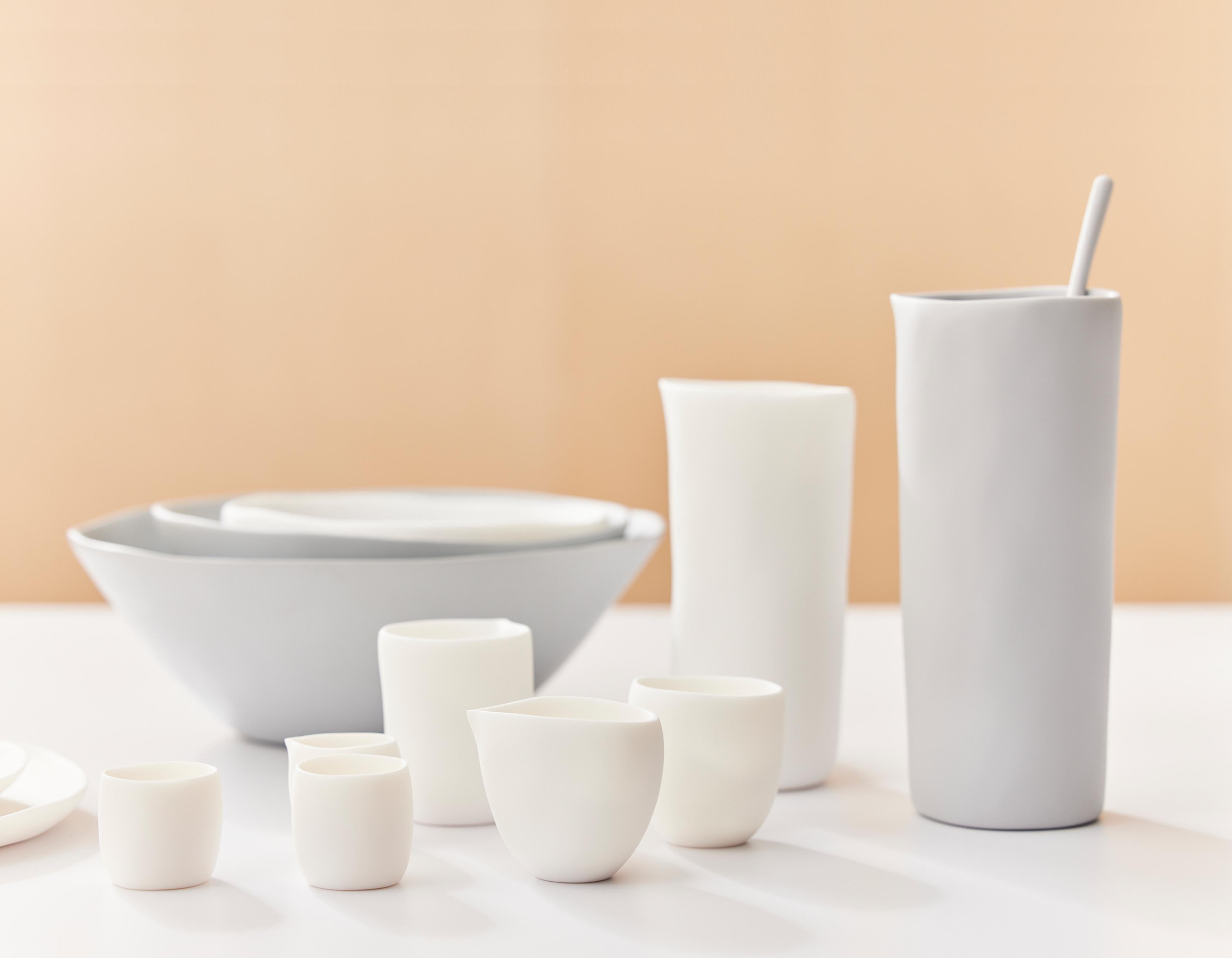 Notre grand bol conique vous permet de servir avec style. C'est la taille idéale pour une grande salade ou un plat de pâtes pour une foule.

Fabriqué à la main avec soin à partir de résine sans plomb, sans BPA et sans danger pour la santé.