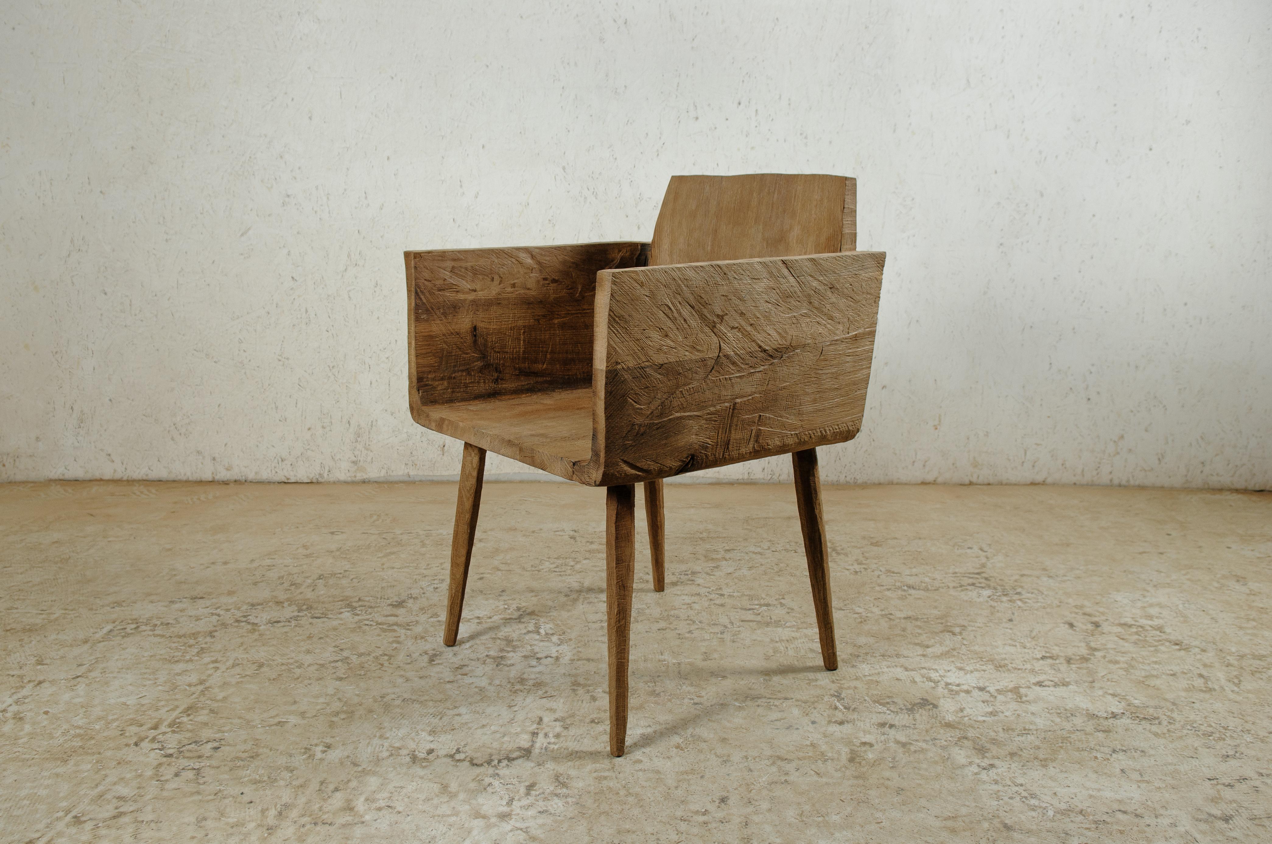Armchair made of solid oak (+ linseed oil) 
(Outdoor use OK)

Dimensions : H. 82 x 48 x 48 cm (SH. 45 cm)
Customizable 

Founded by artist Denis Milovanov, SÓHA design studio conceives and produces furniture design and decorative objects in solid