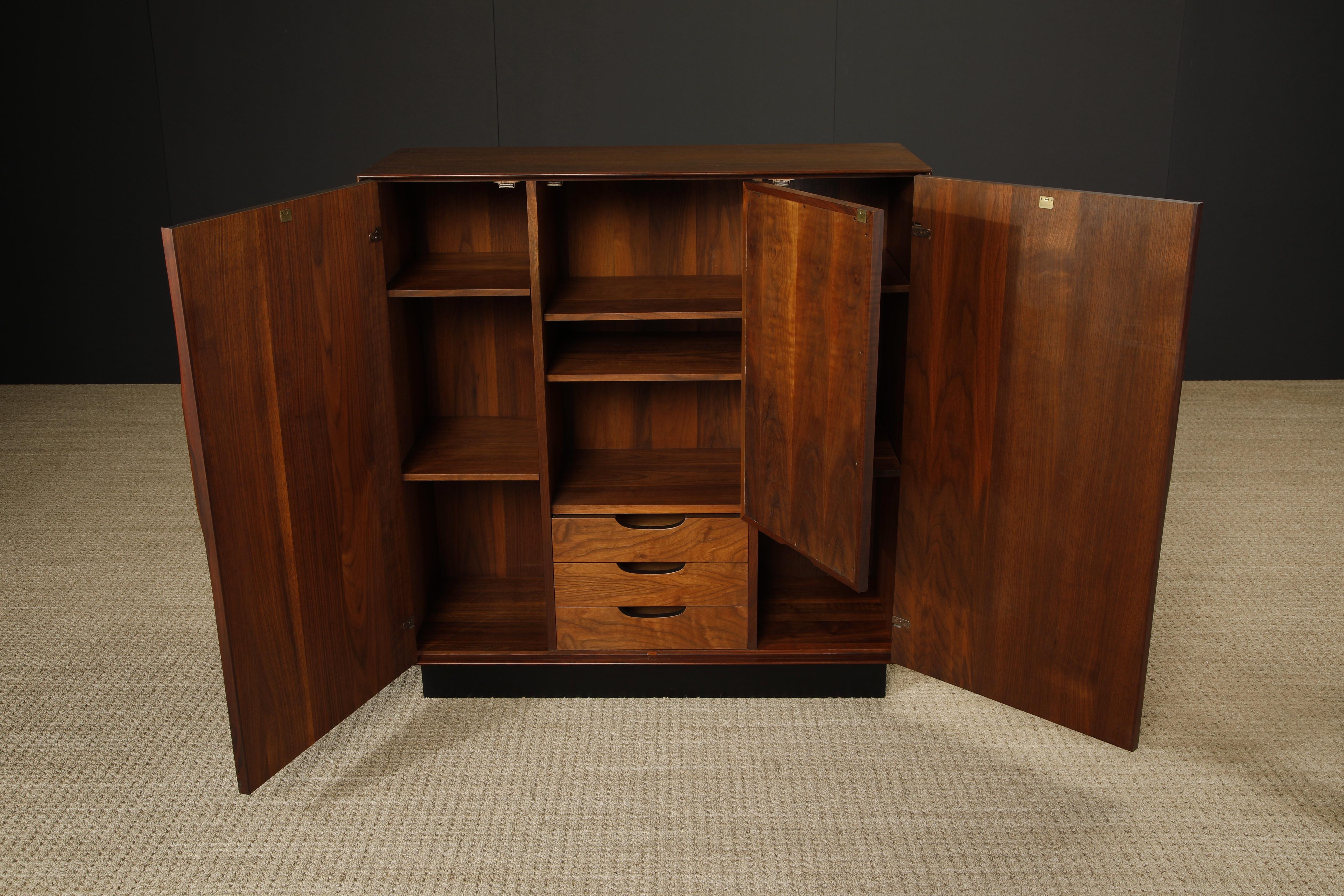 Sculpted Armoire Cabinet by John Kapel for Glenn of California, 1960s, Signed In Excellent Condition For Sale In Los Angeles, CA