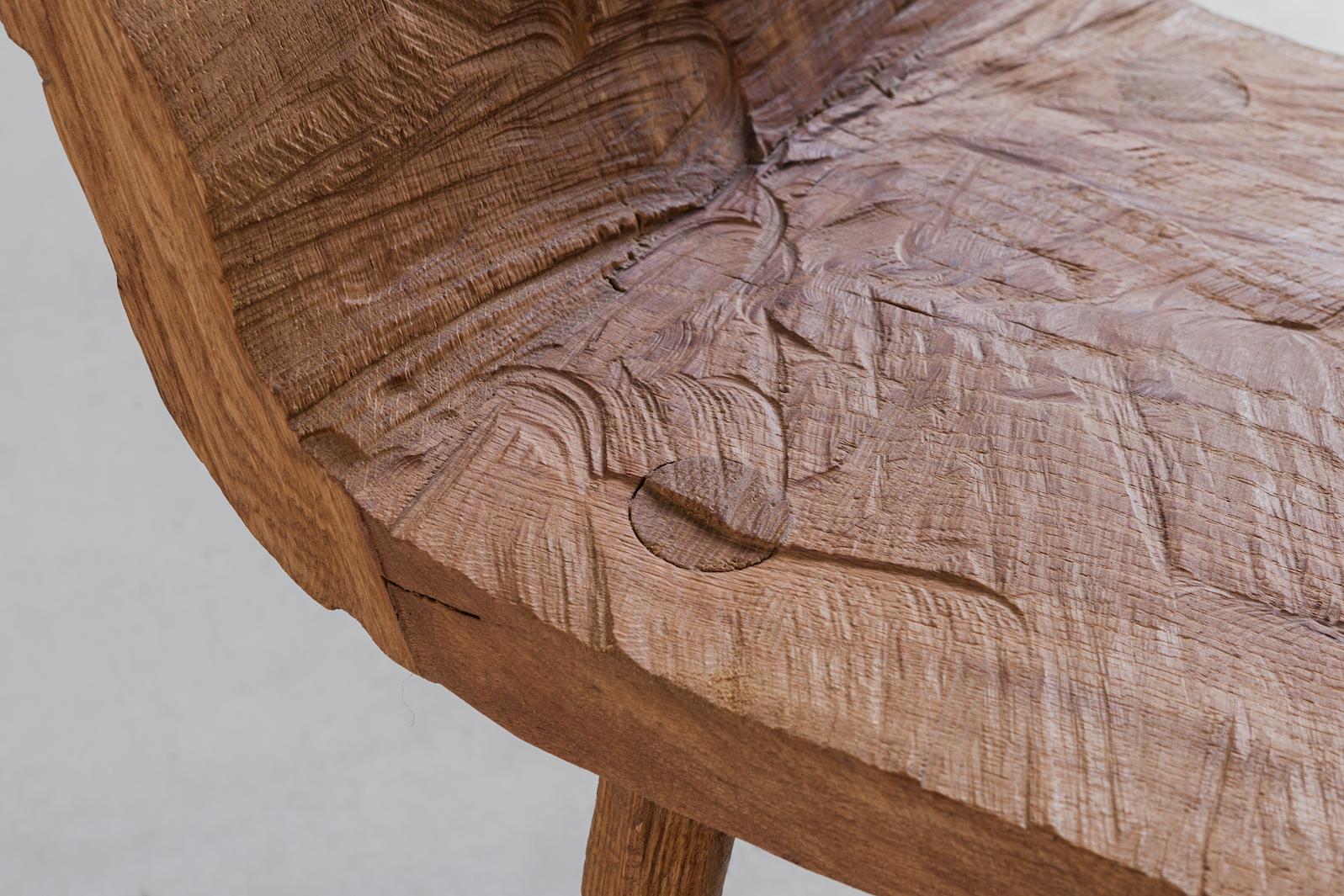 Banc ou table basse sculpté N12 en bois de chêne massif Neuf - En vente à Paris, FR
