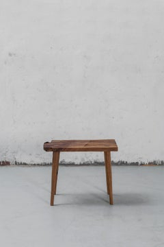 Geformte Bank oder Beistelltisch N10 aus massivem Eichenholz