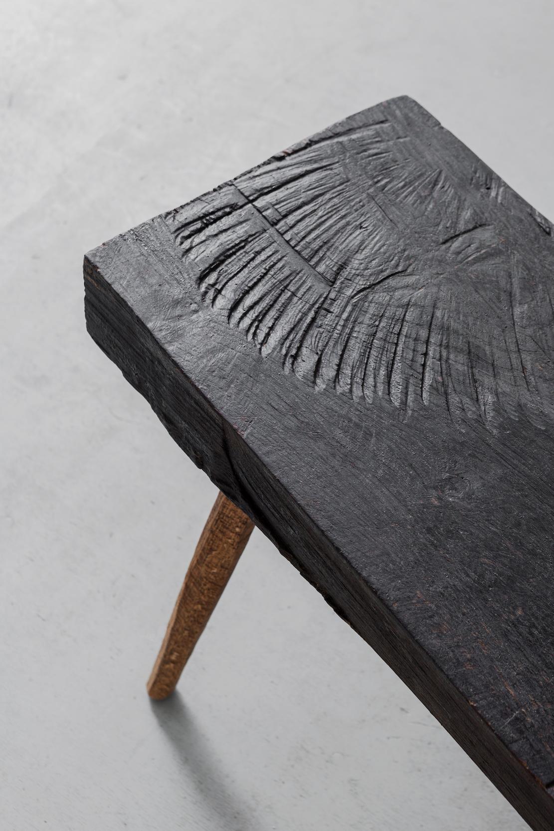 Brutalisme Vente privée pour banc ou table d'appoint sculpté Malusa N10 en bois de chêne massif en vente