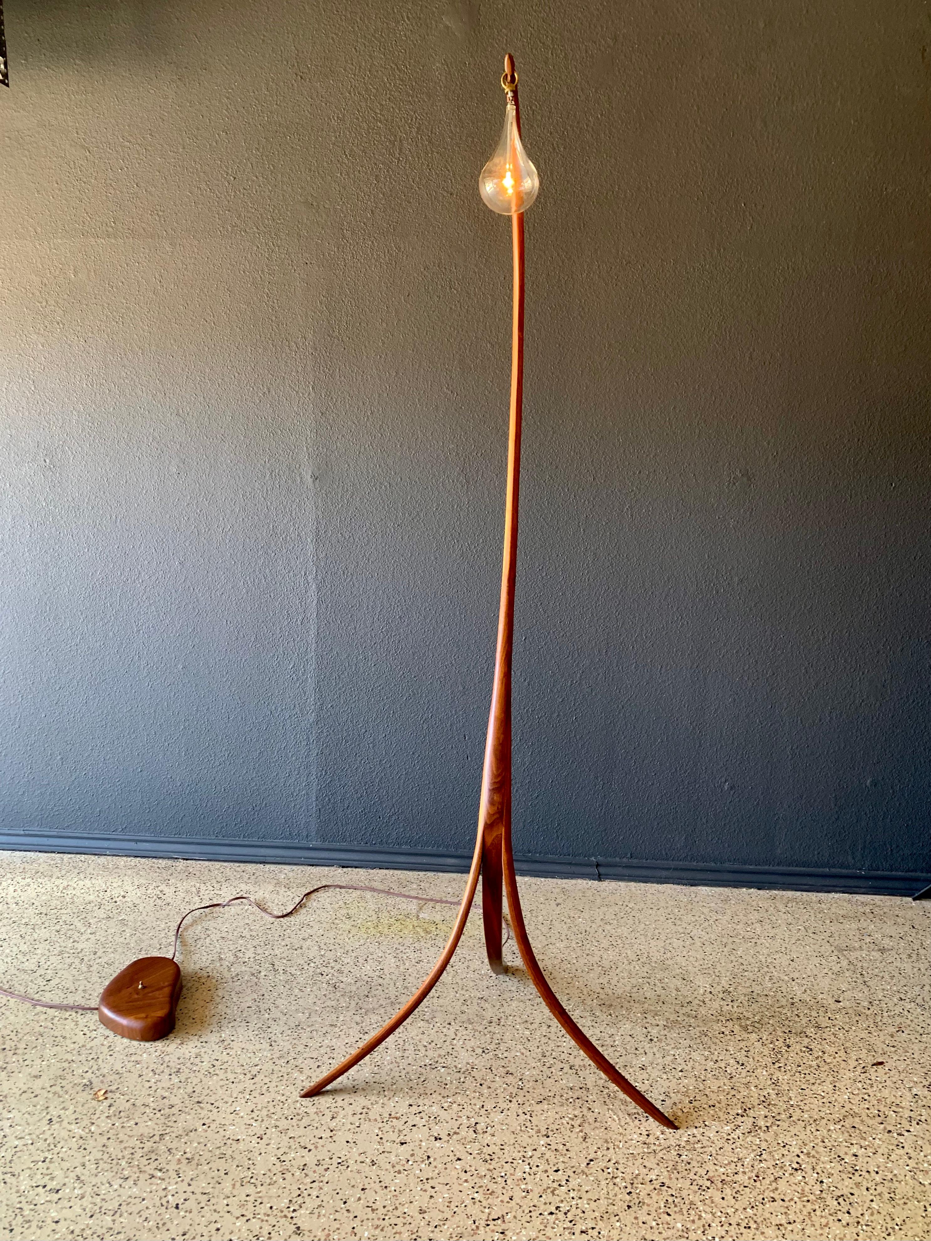 Lampada da terra Sculpted Bent Wood di Micheal Wilson in vendita 1