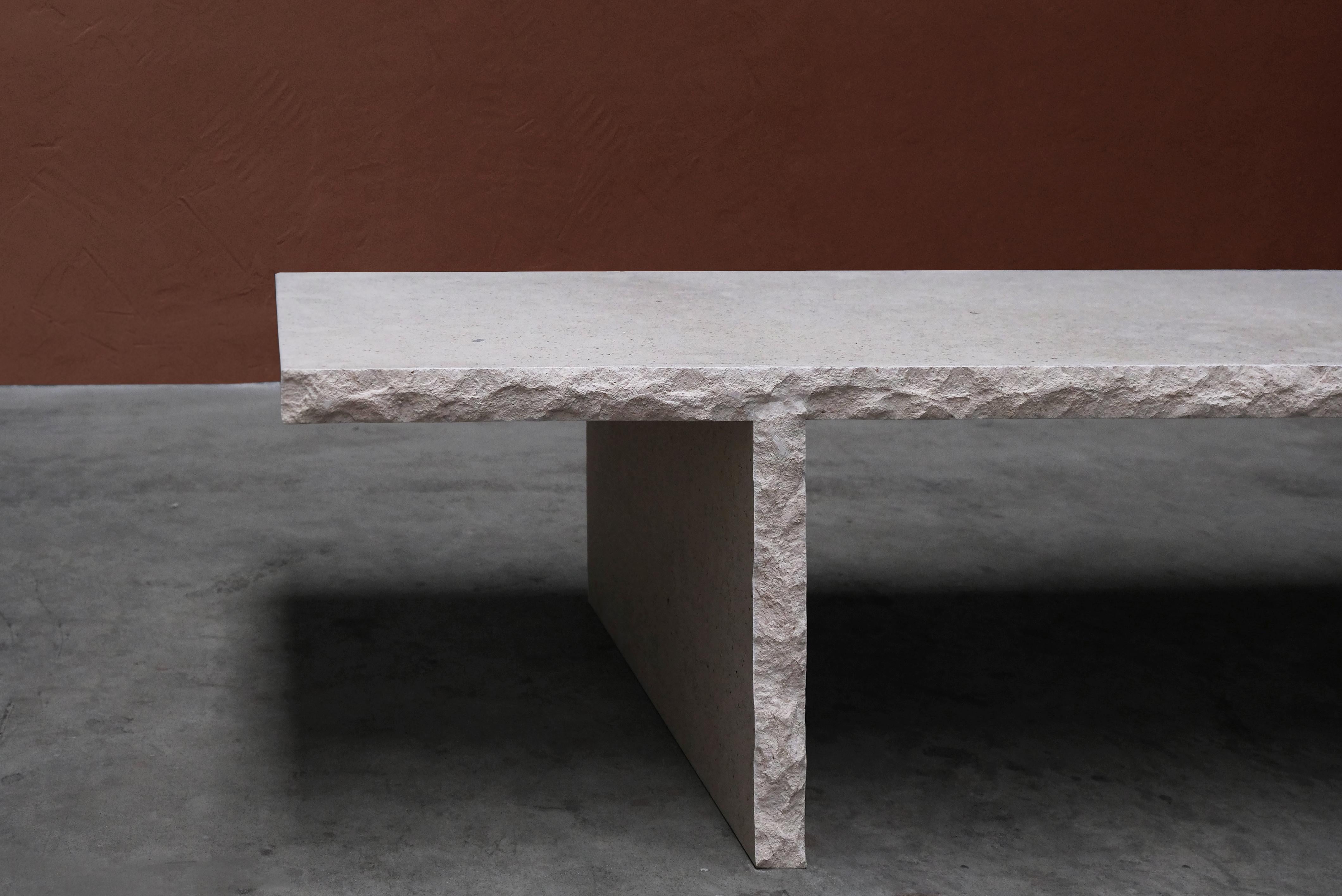 Table basse en pierre bourgogne sculptée, Fruste de Frederic Saulou en vente 7