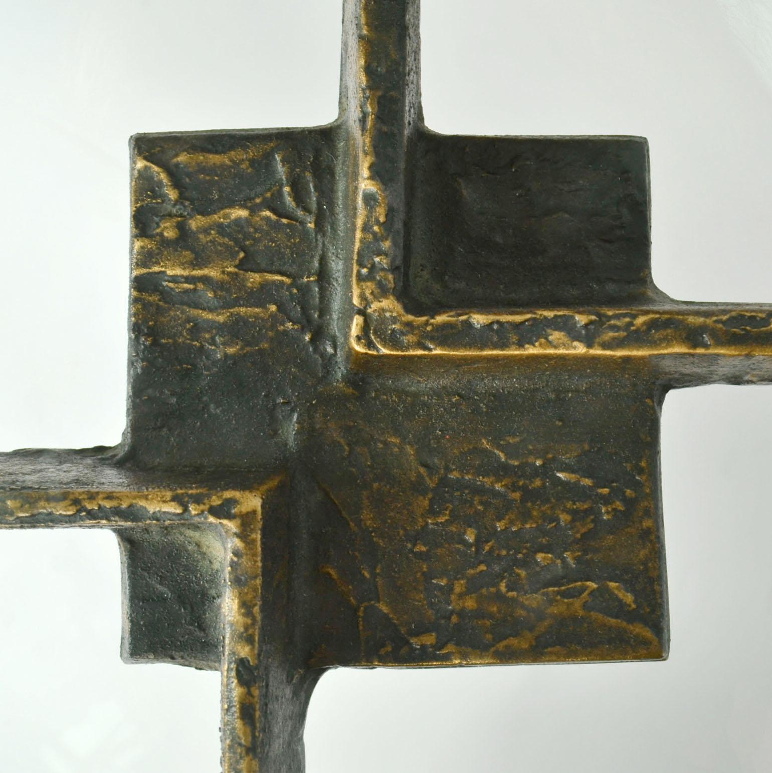 Table basse en bronze sculpté avec plateau en verre 1970''s en vente 7