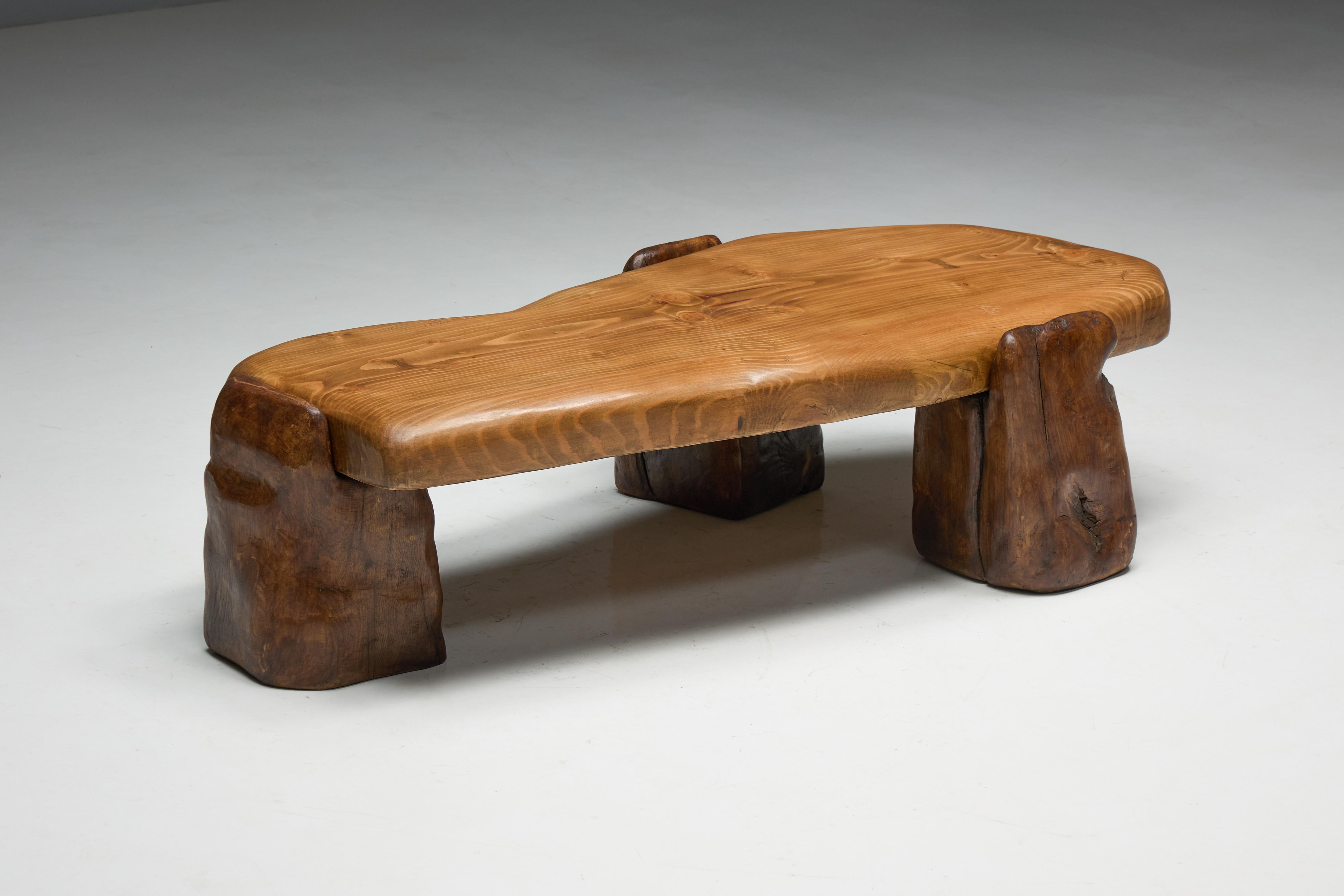 Mesa de centro Brutalista Esculpida, Francia, 2025 en venta 6