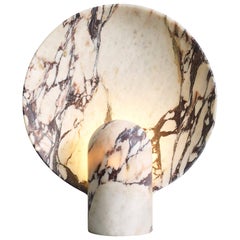 Lampada scolpita in marmo Calacatta Viola di Henry Wilson