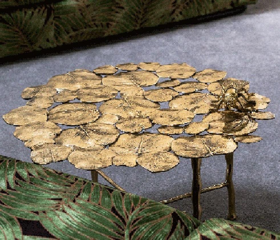 Sculpted Cast Brass Table In New Condition In NEW YORK, NY
