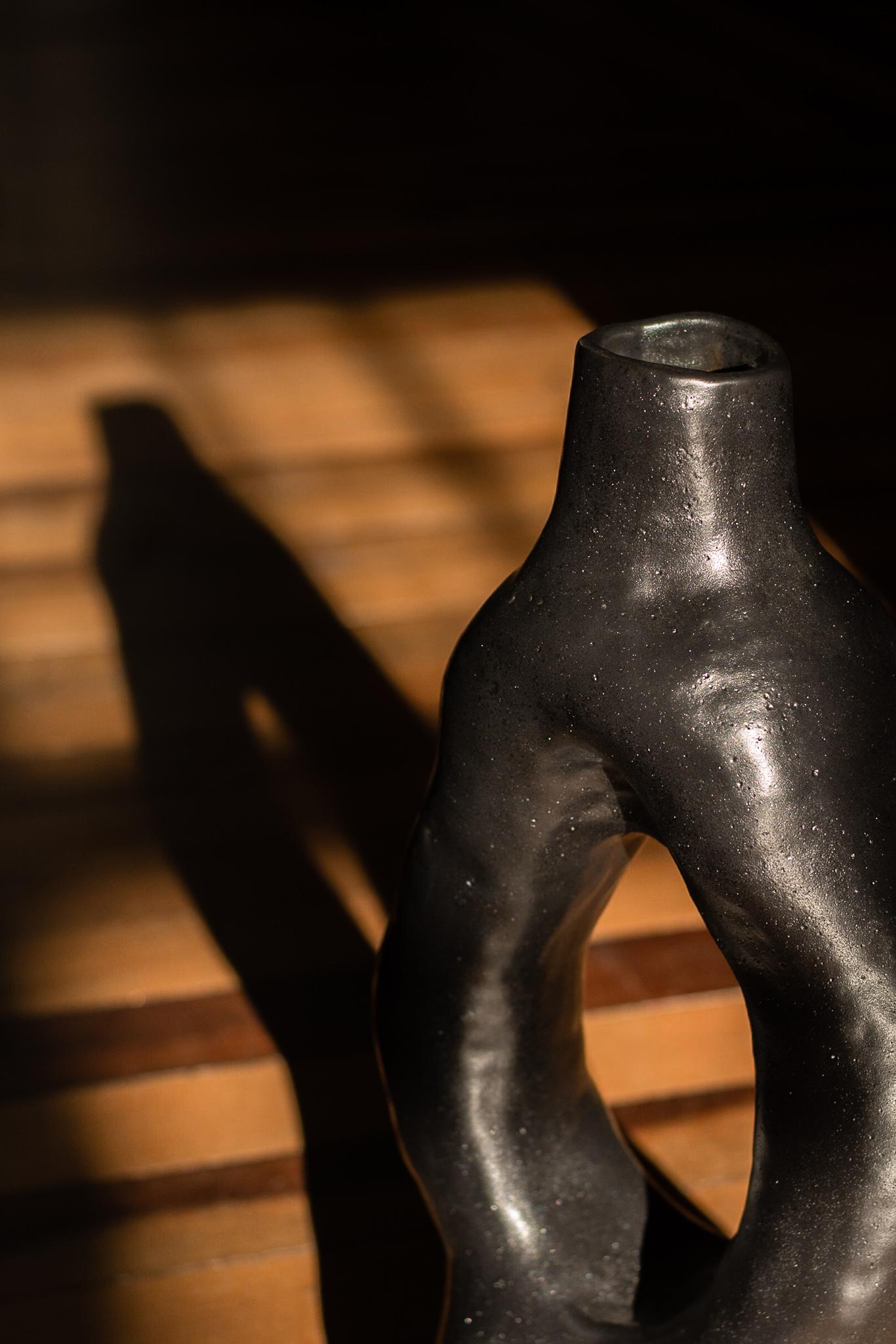 Brazilian sculpted ceramic vase ALBA N.2 -  black version  For Sale