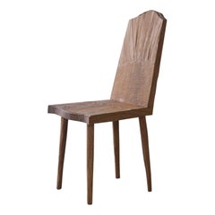 Chaise sculptée N1 en bois de chêne massif