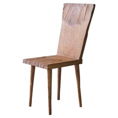 Chaise sculptée N2 en bois de chêne massif