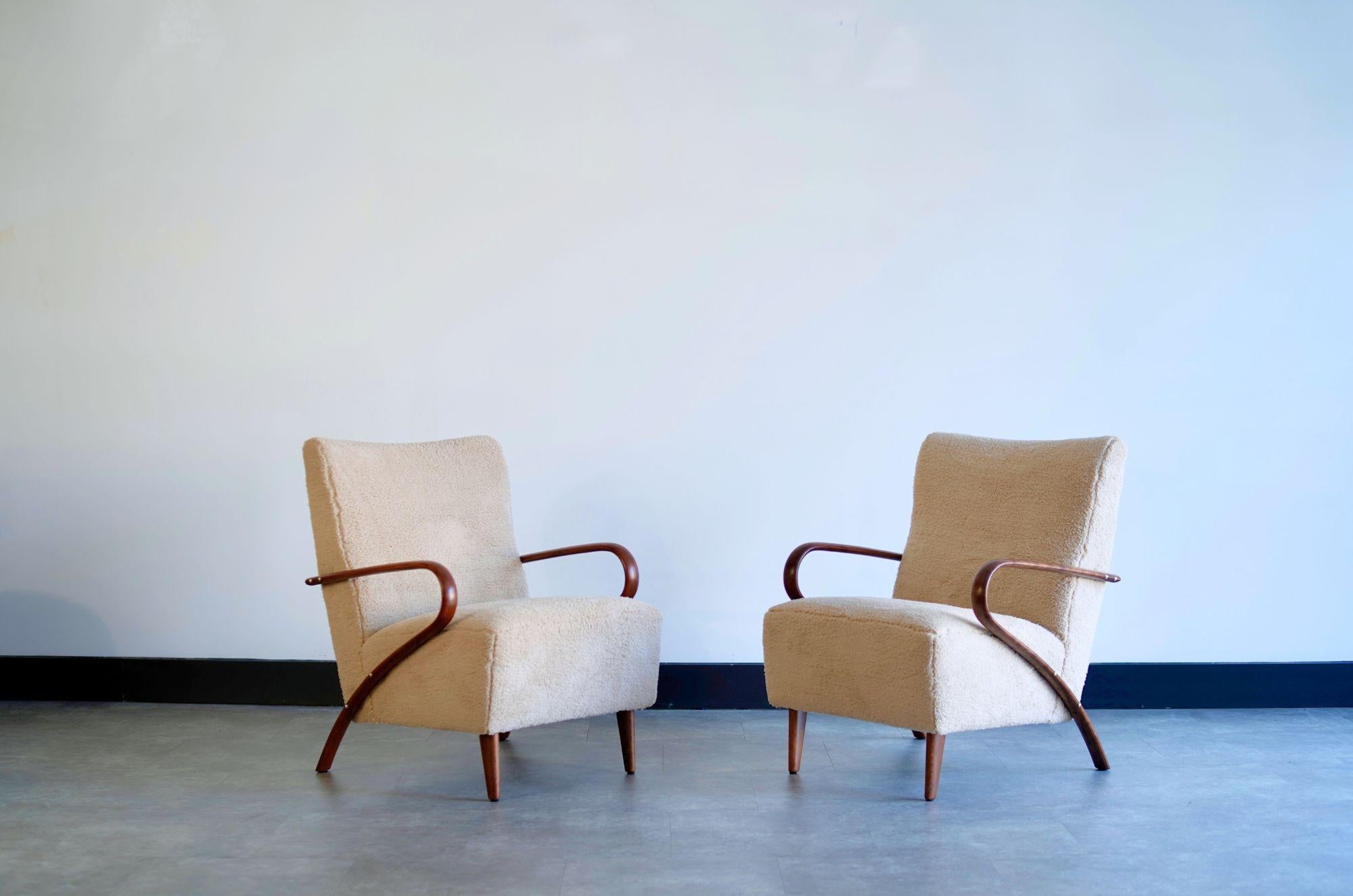 Mid-Century Modern Chaises longues en bois de cerisier sculpté et en Wood Wood, Italie, C.C. années 1950
