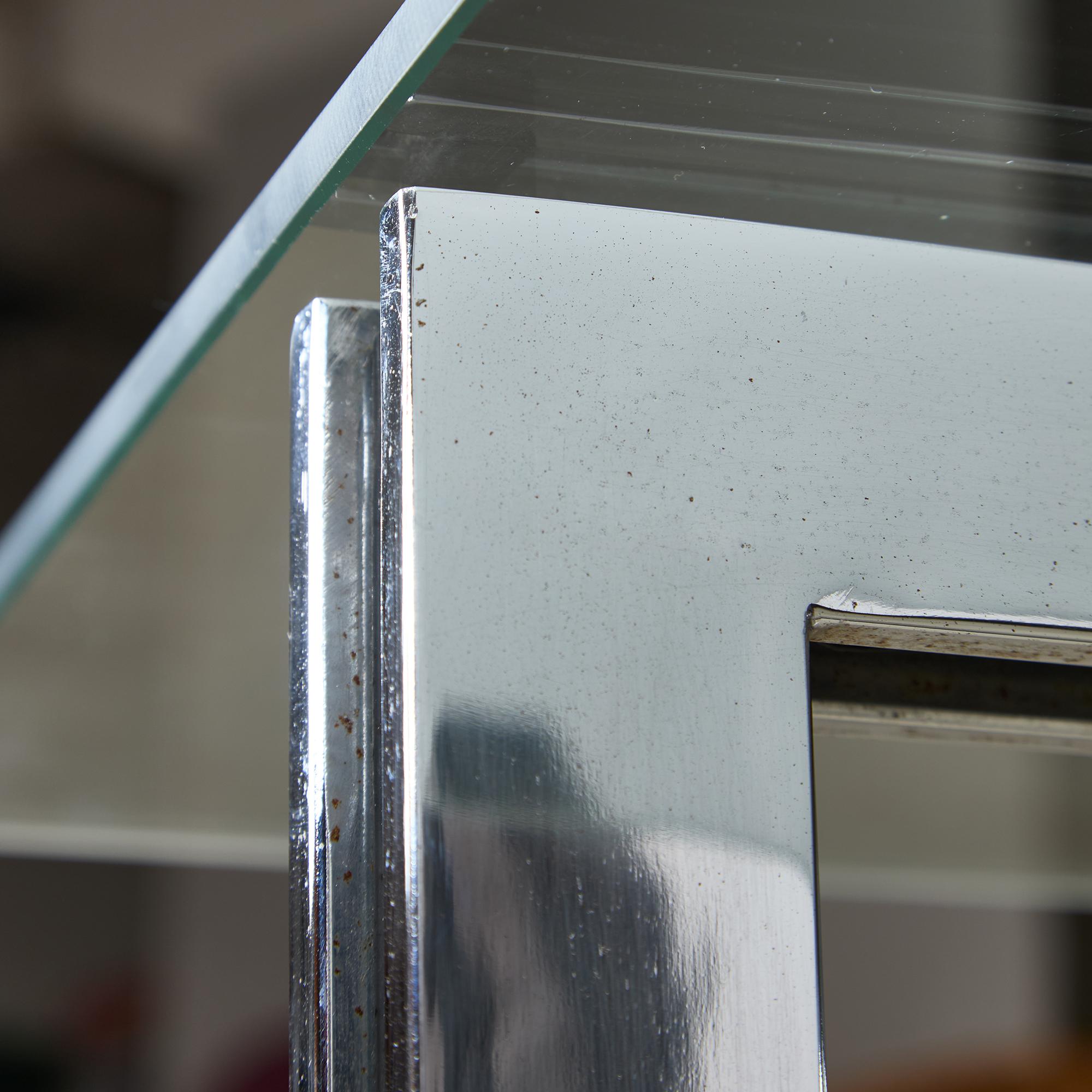 Table basse chromée sculptée avec plateau en verre en vente 14