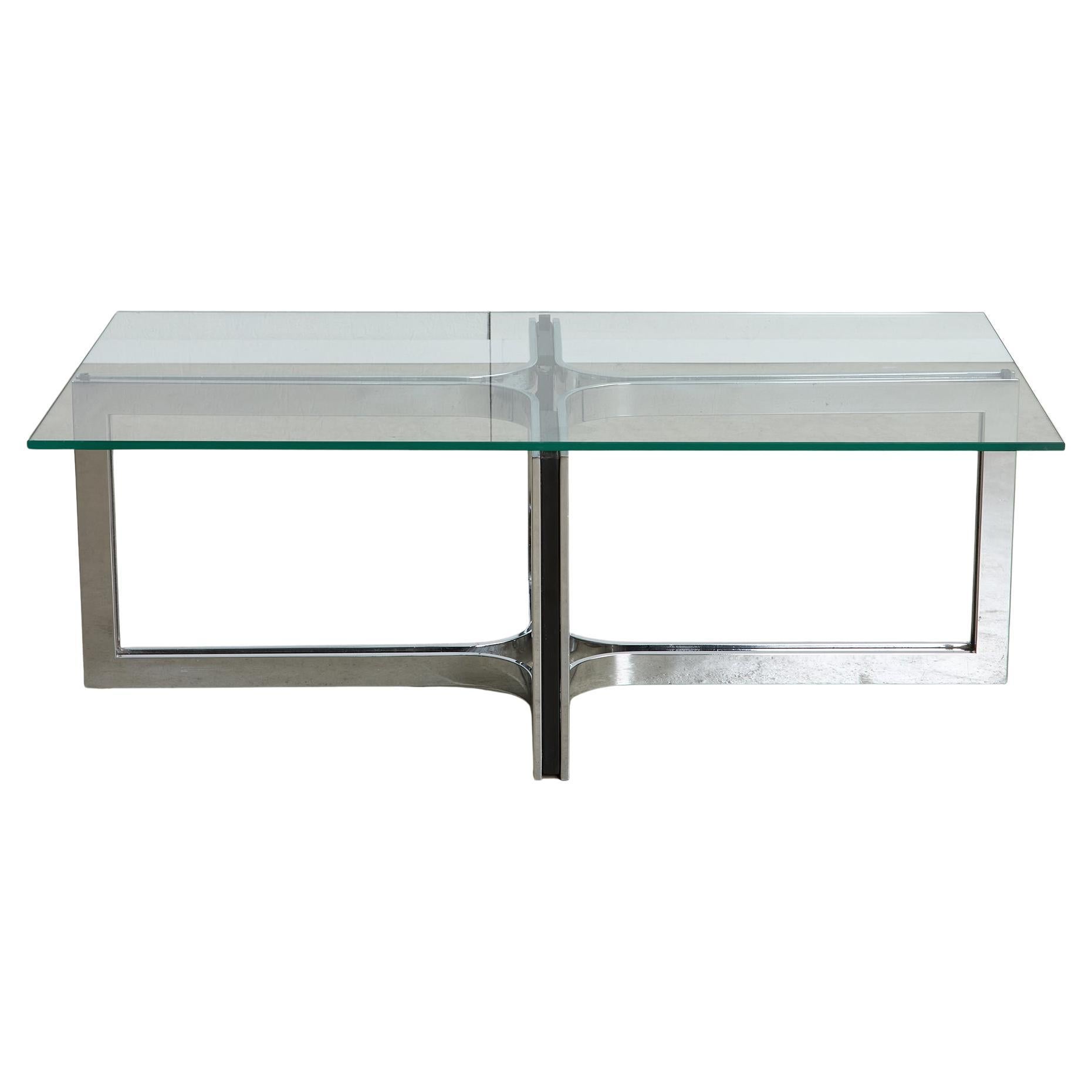 Table basse chromée sculptée avec plateau en verre en vente