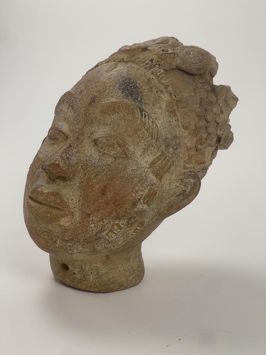Sculpted Clay Head of African Woman In Excellent Condition For Sale In Dallas, TX