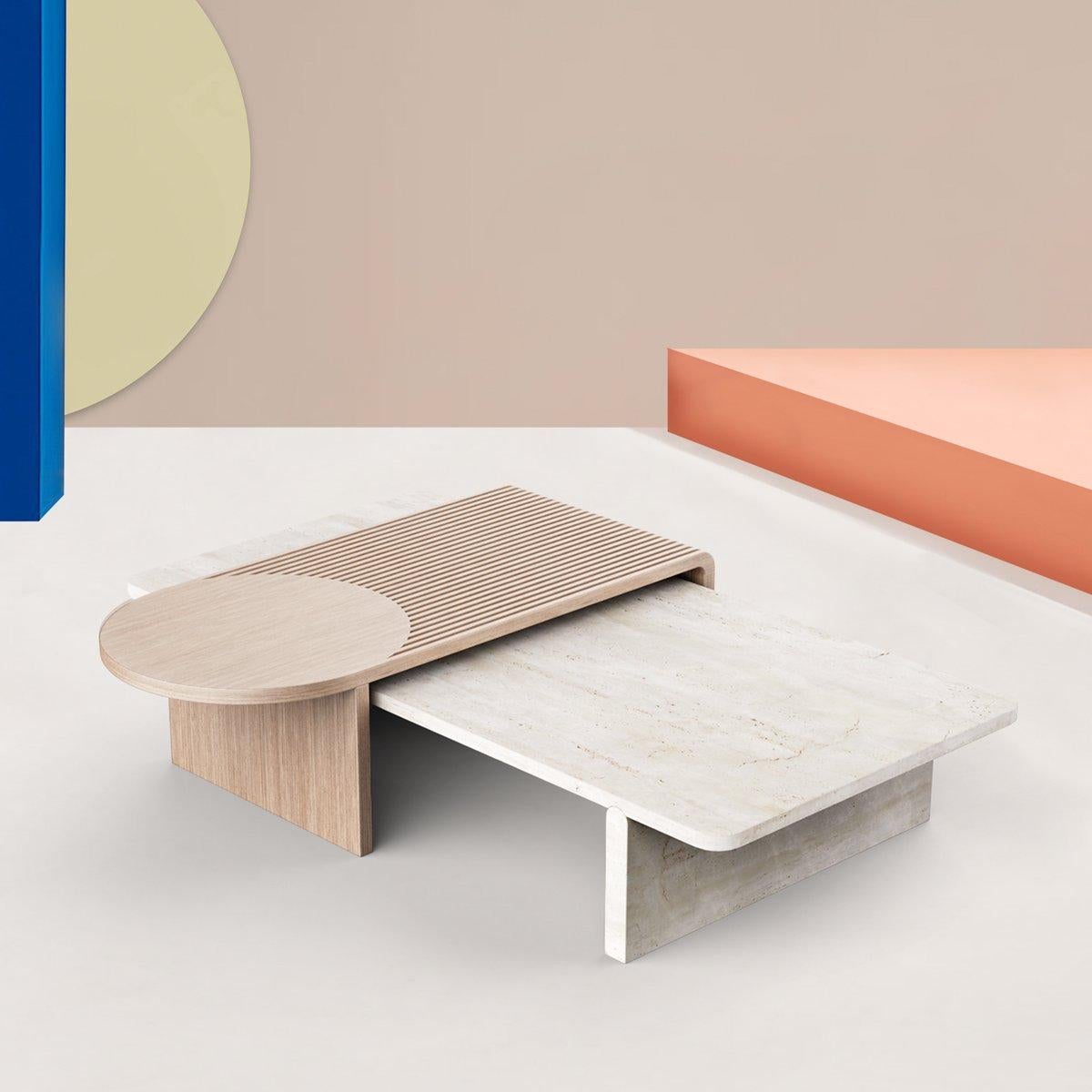 Table contemporaine sculptée en travertin et chêne par Dooq

Dimensions
L 160 x P 120 x H 36 cm

Matériaux et finitions
Table haute : Chêne naturel ou noyer naturel
Table basse : Travertin

Produit
La table centrale en bois et en pierre