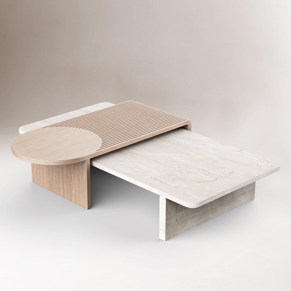 Table contemporaine sculptée en travertin et chêne de Dooq Neuf - En vente à Geneve, CH