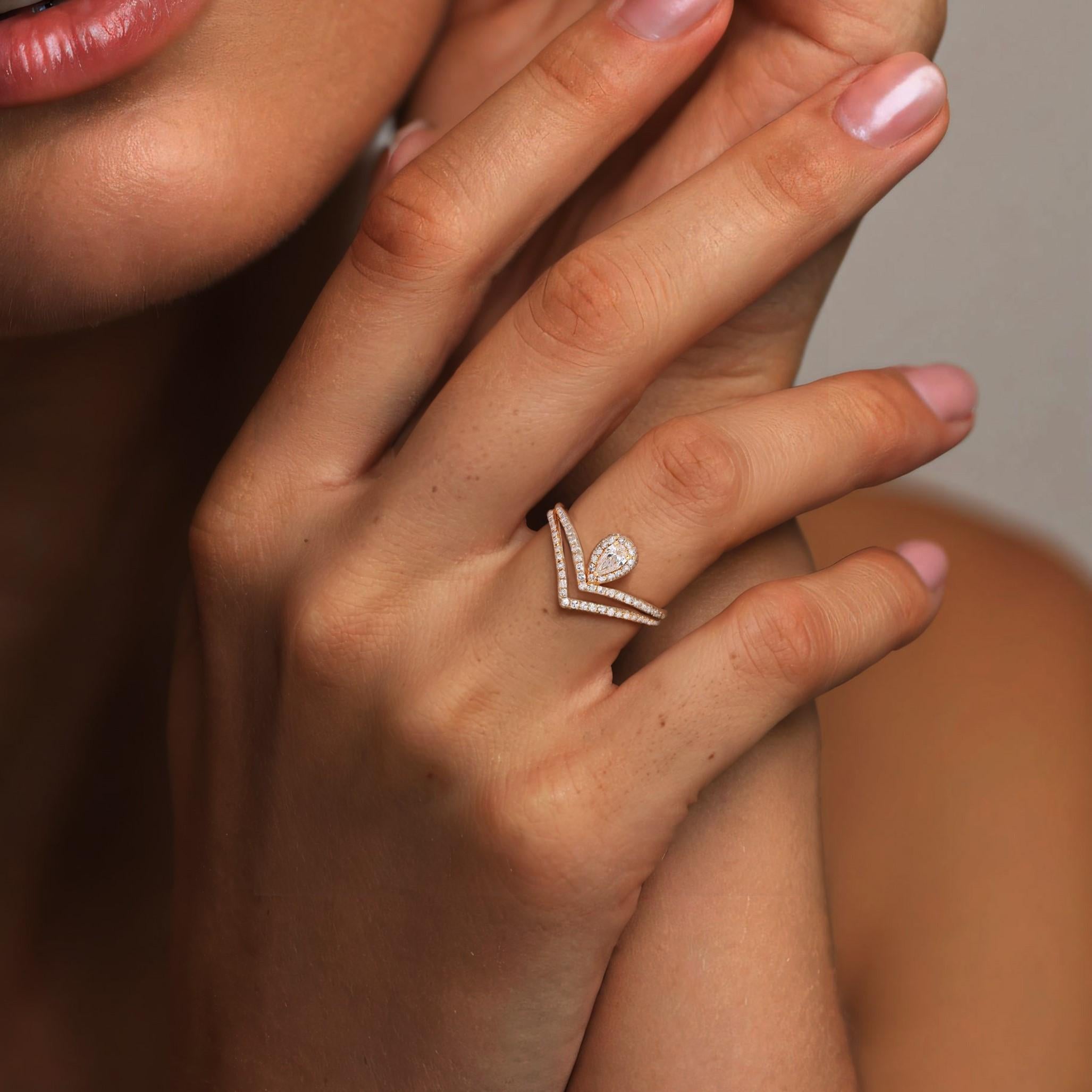 En vente :  Bague solitaire en or jaune 14K à diamant sculpté 2