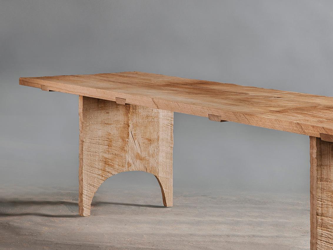 Brutalisme Table de salle à manger sculptée en bois de chêne massif 'Custom Size L' (taille personnalisée) en vente