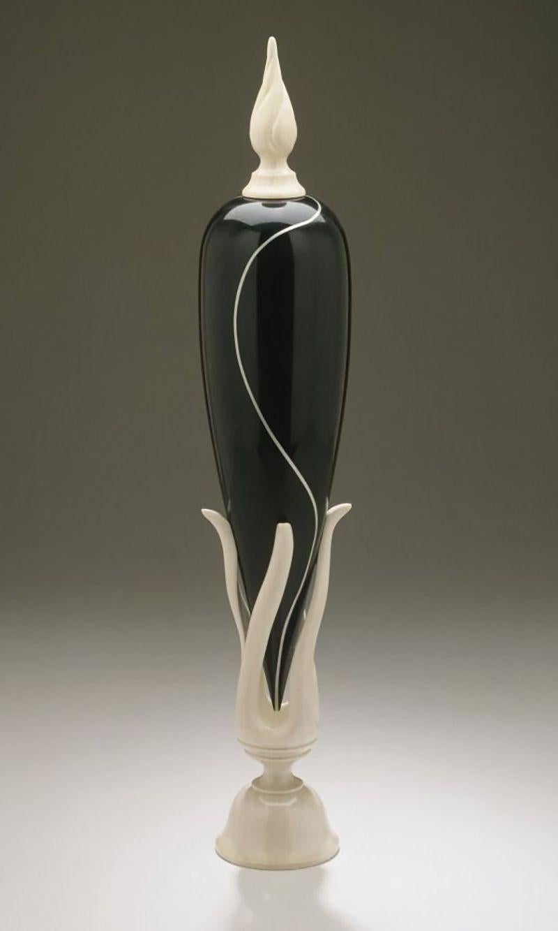Vase creux sculpté en ébène, argent et érable #23 par Don Comer LACMA en vente 3