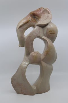 Éléphant sculpté en marbre rose et beige poli