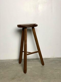 Skulpturaler Hocker aus geformtem Nussbaumholz von Michael Rozell, USA 2021