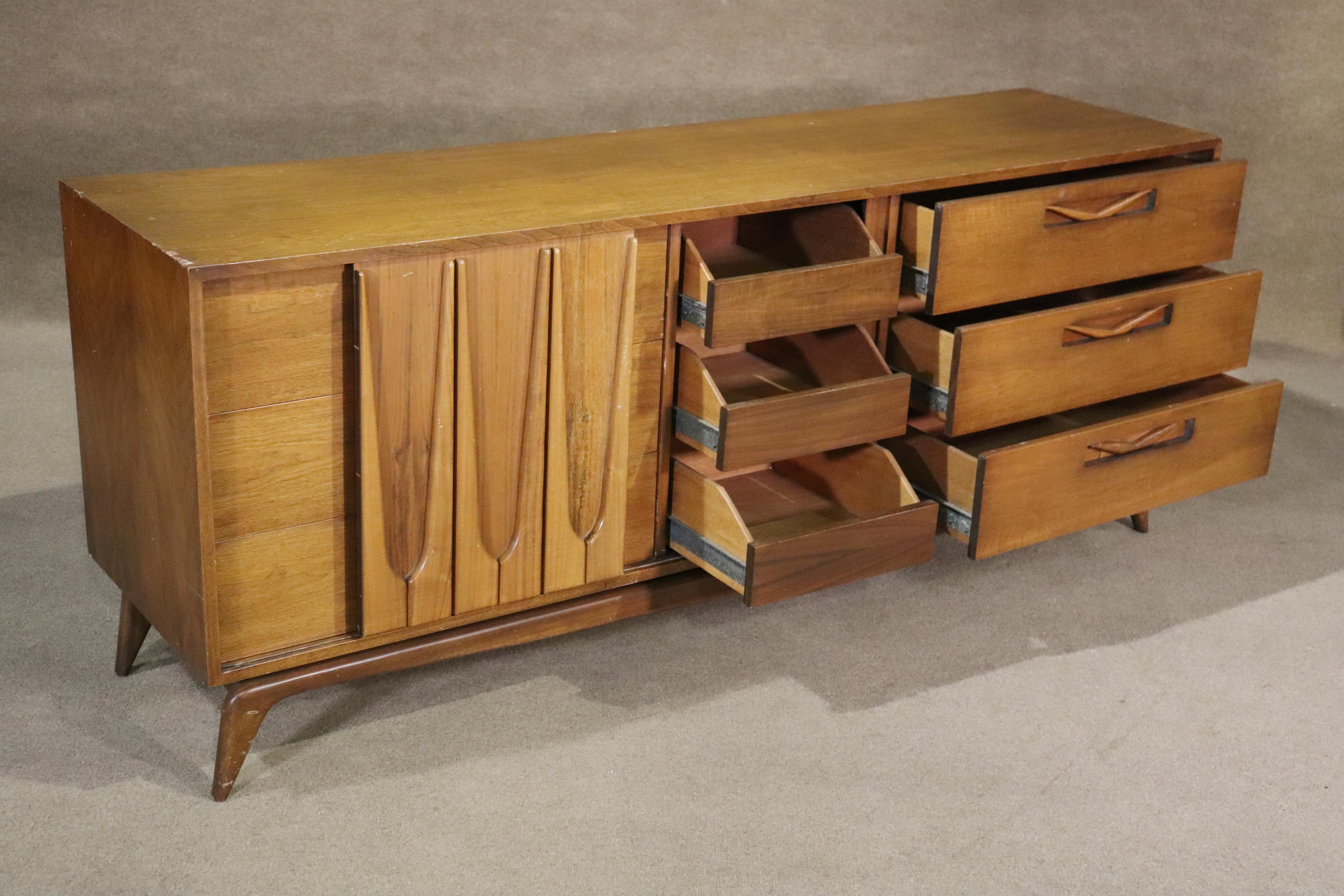 Mid-Century Modern Sculpted Front Midcentury Dresser For Sale